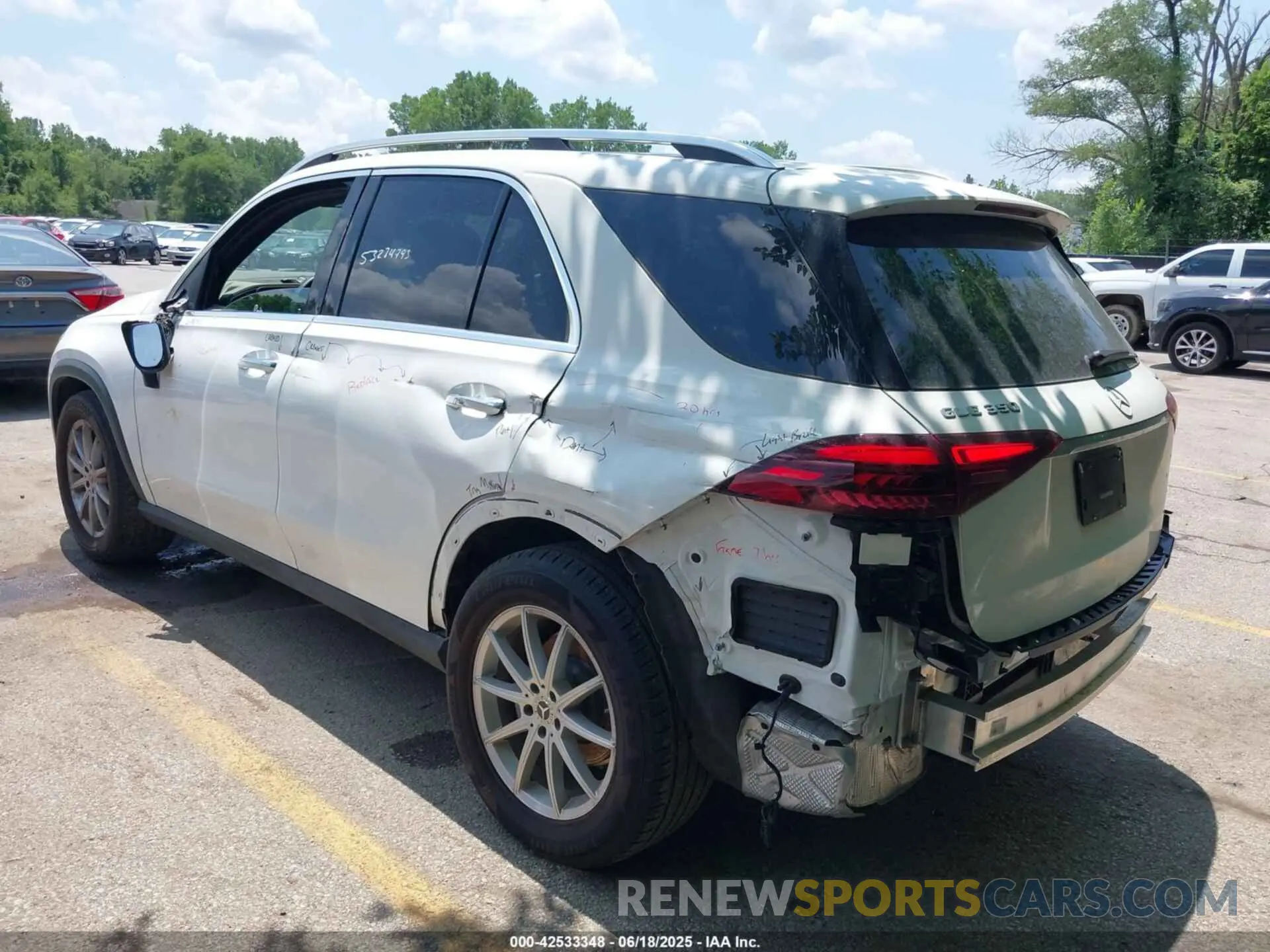 3 Photograph of a damaged car 4JGFB4FE3RB009514 MERCEDES-BENZ GLE 350 2024