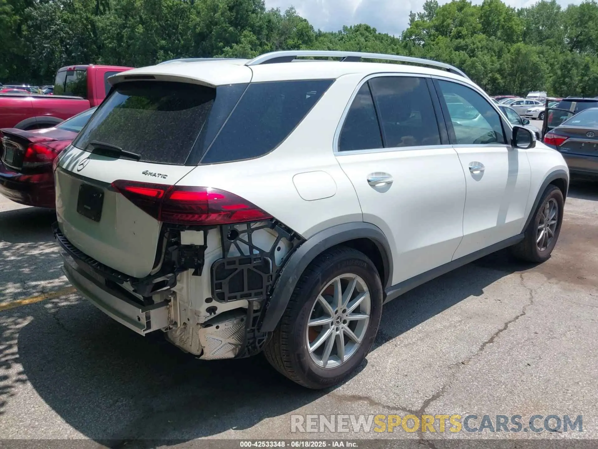 4 Photograph of a damaged car 4JGFB4FE3RB009514 MERCEDES-BENZ GLE 350 2024