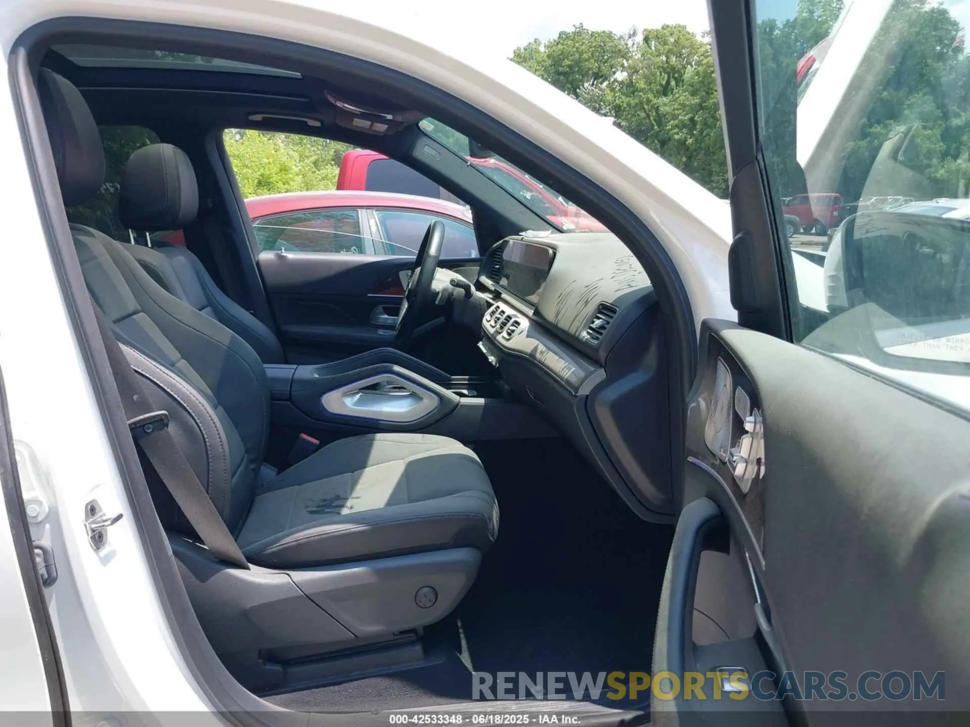 5 Photograph of a damaged car 4JGFB4FE3RB009514 MERCEDES-BENZ GLE 350 2024