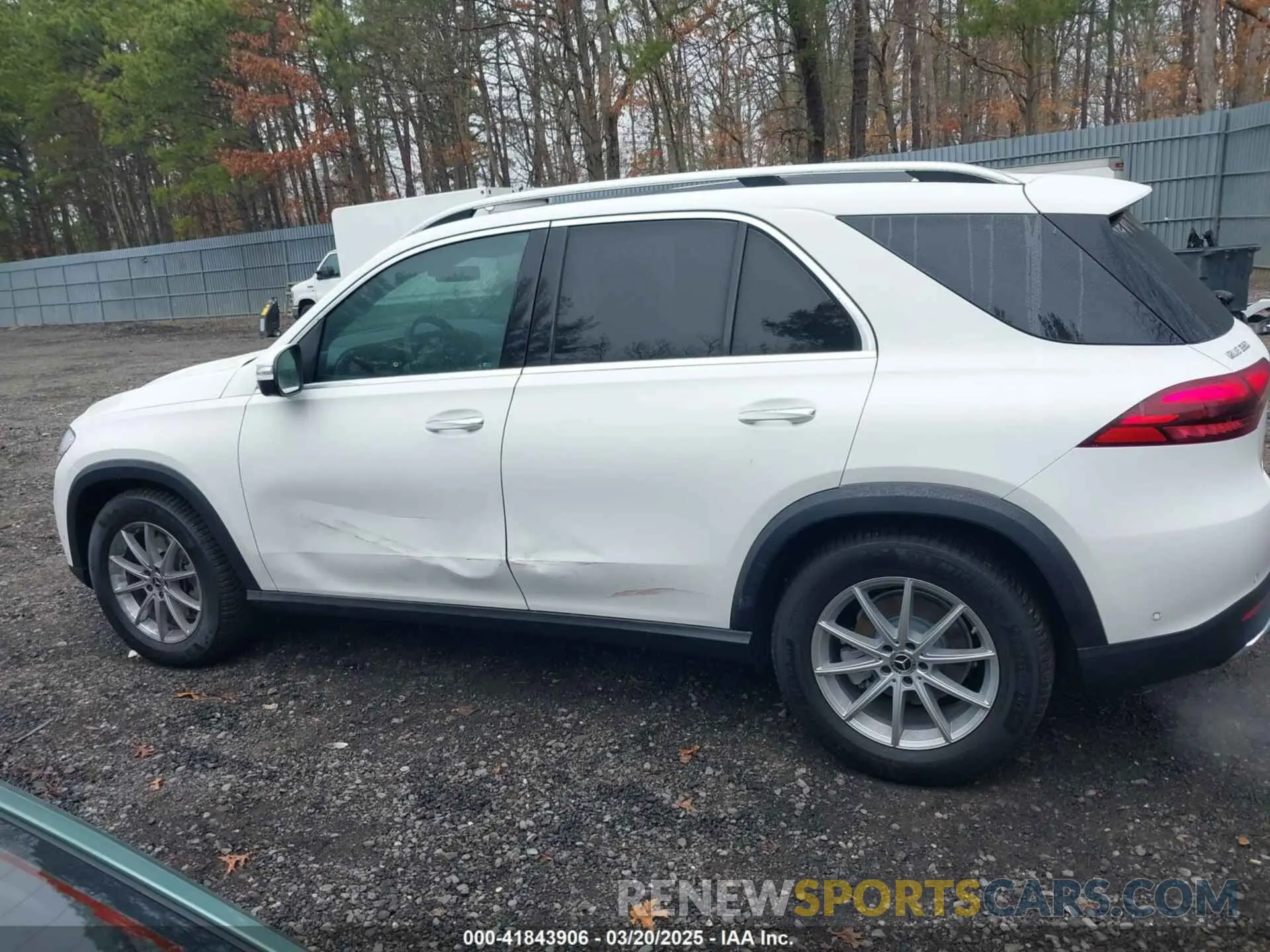 14 Photograph of a damaged car 4JGFB4FB1SB276100 MERCEDES-BENZ GLE 350 2025