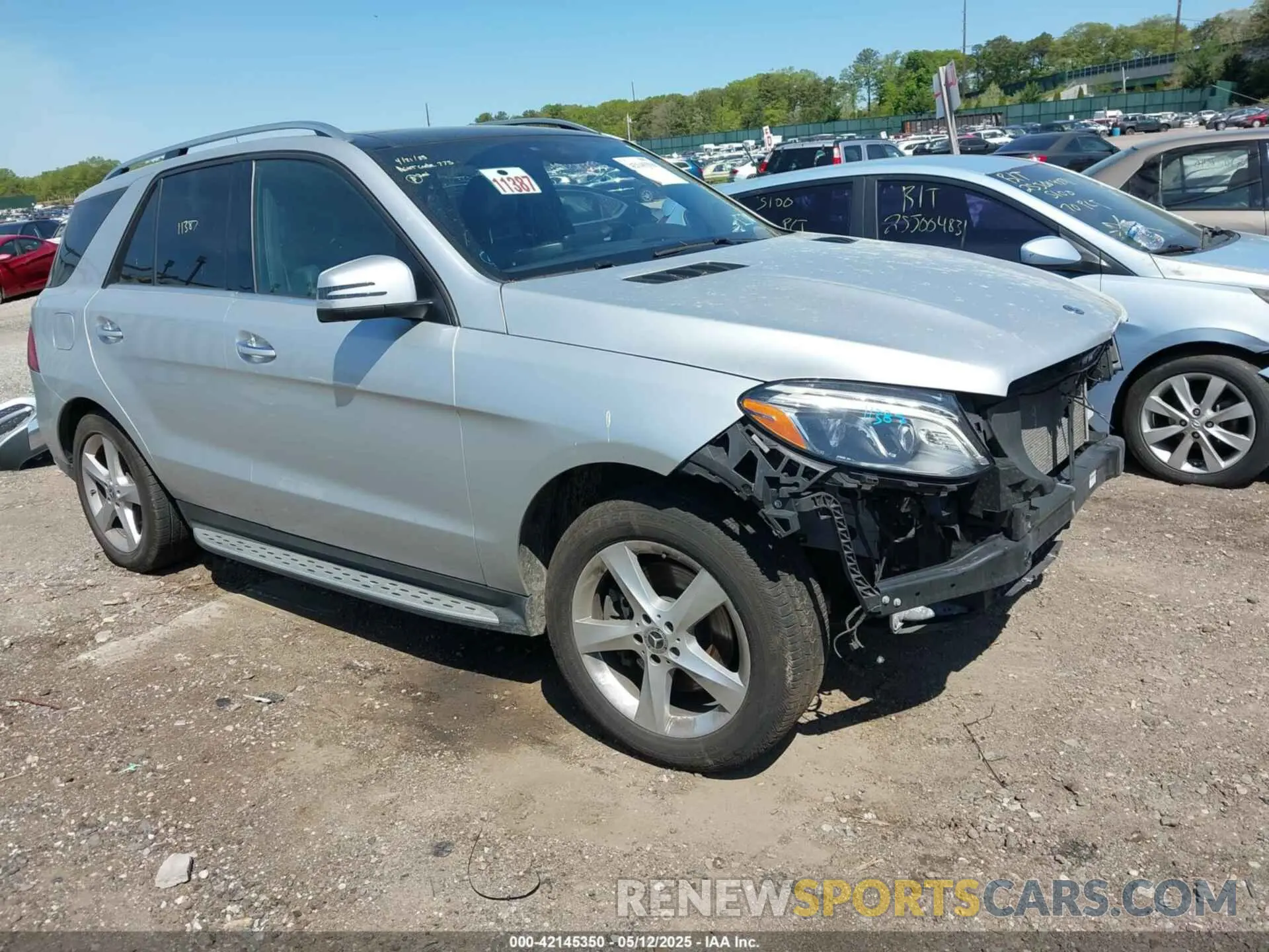 1 Photograph of a damaged car 4JGDA5GB1KB211102 MERCEDES-BENZ GLE 400 2019