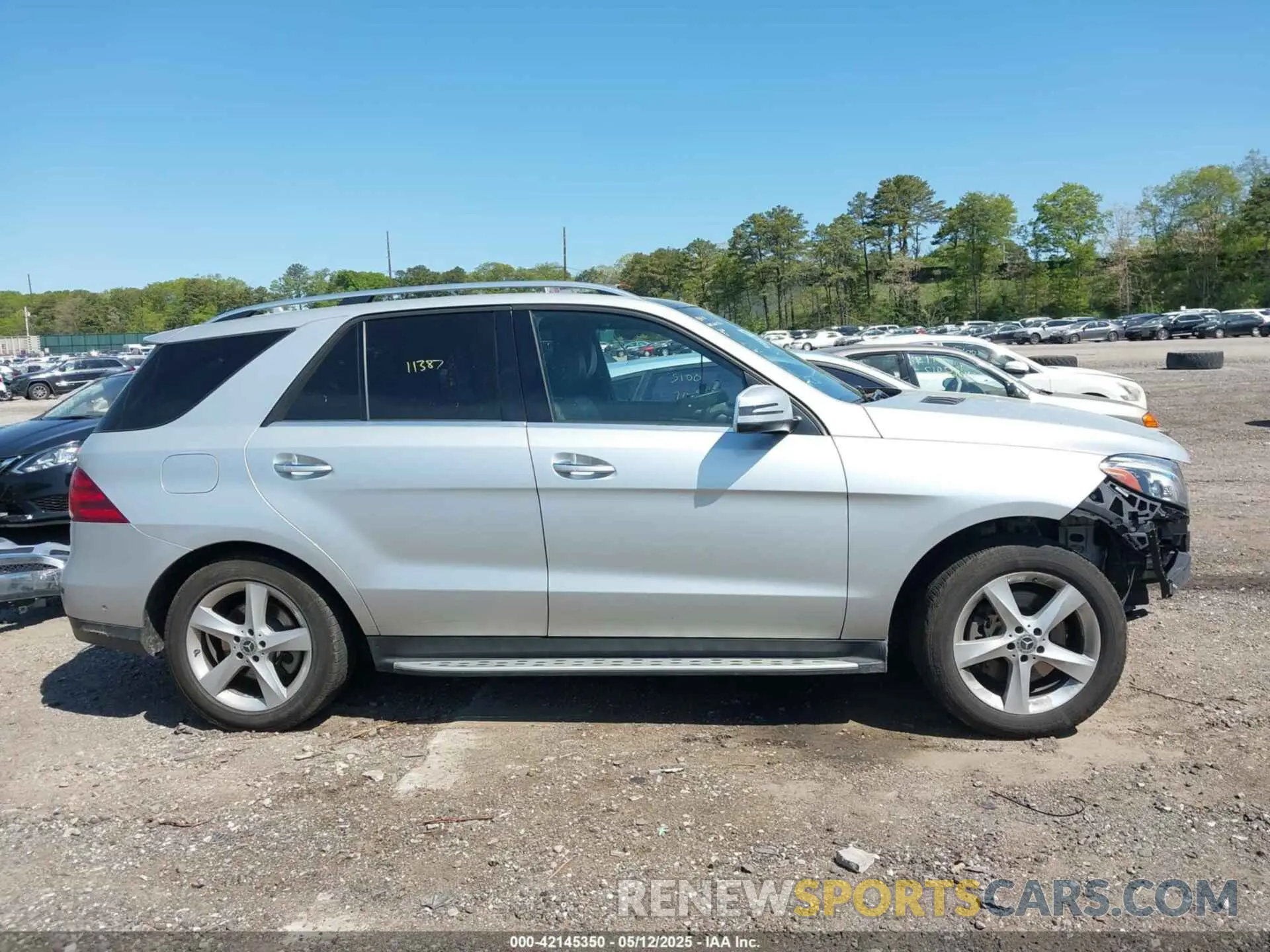 13 Photograph of a damaged car 4JGDA5GB1KB211102 MERCEDES-BENZ GLE 400 2019