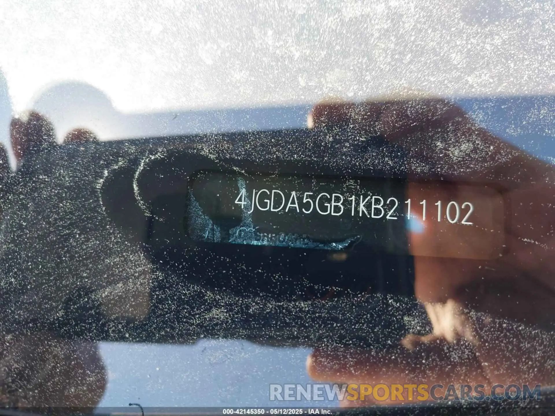 17 Photograph of a damaged car 4JGDA5GB1KB211102 MERCEDES-BENZ GLE 400 2019