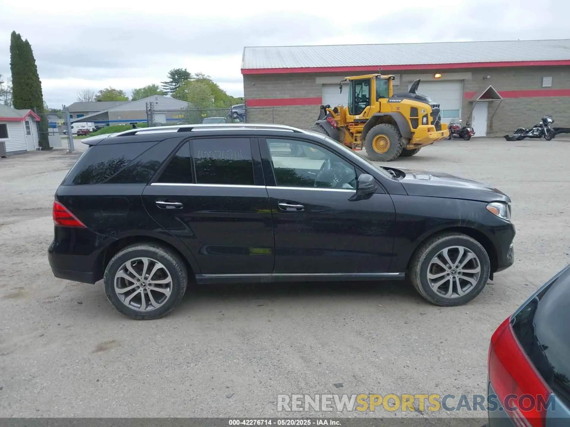14 Photograph of a damaged car 4JGDA5GB2KB216941 MERCEDES-BENZ GLE 400 2019