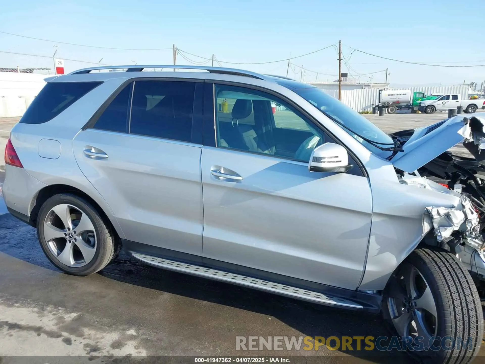 13 Photograph of a damaged car 4JGDA5GB9KB213261 MERCEDES-BENZ GLE 400 2019