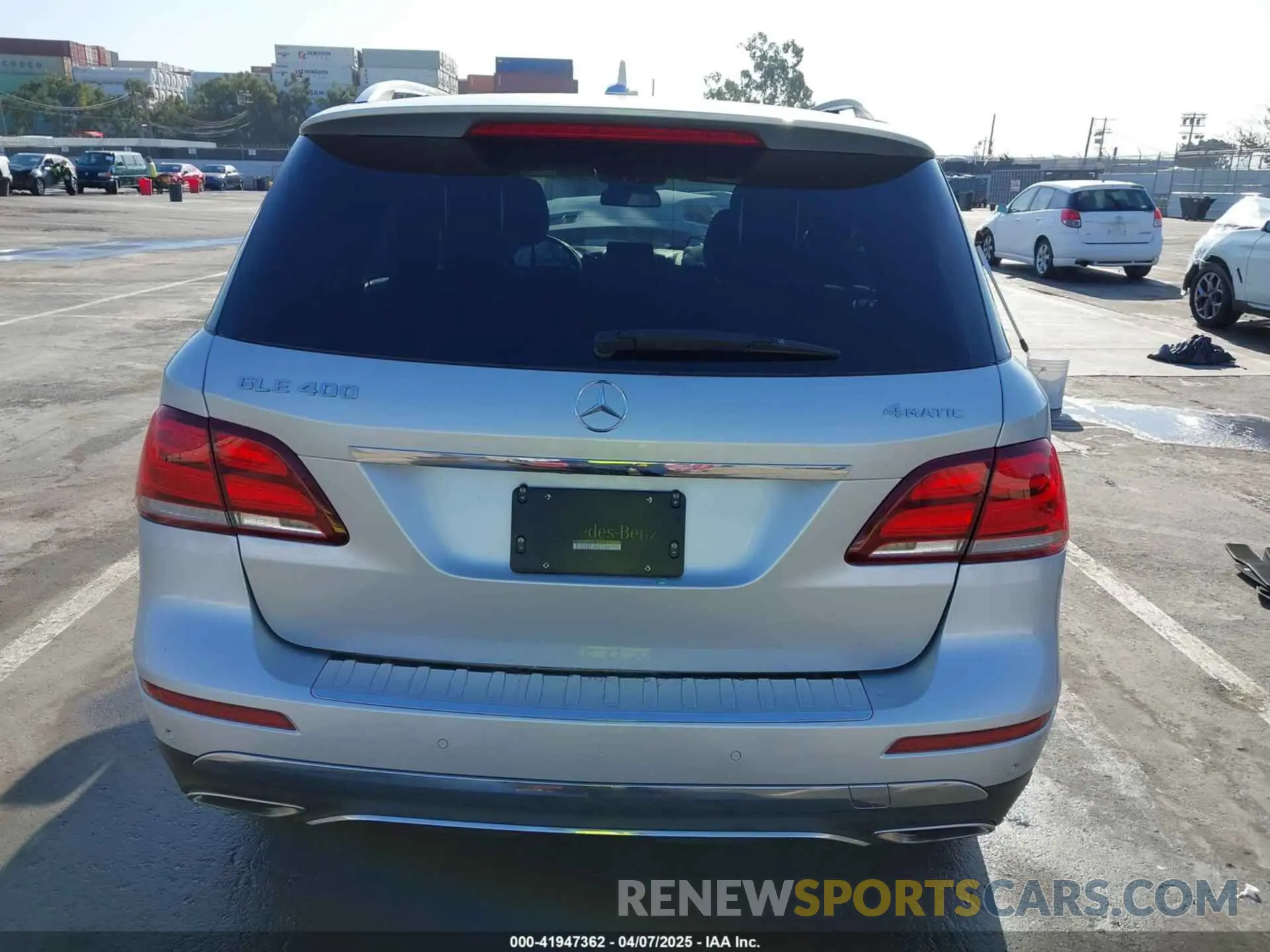 16 Photograph of a damaged car 4JGDA5GB9KB213261 MERCEDES-BENZ GLE 400 2019