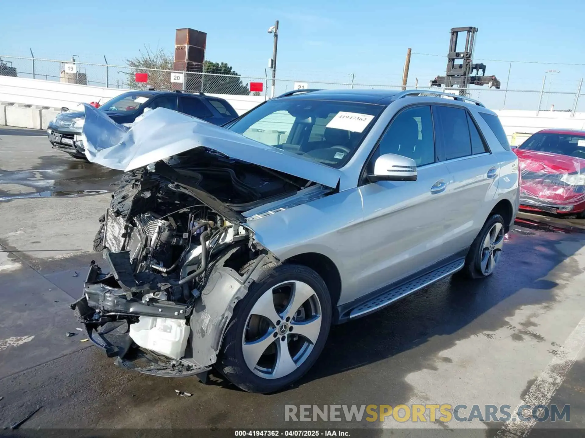 2 Photograph of a damaged car 4JGDA5GB9KB213261 MERCEDES-BENZ GLE 400 2019