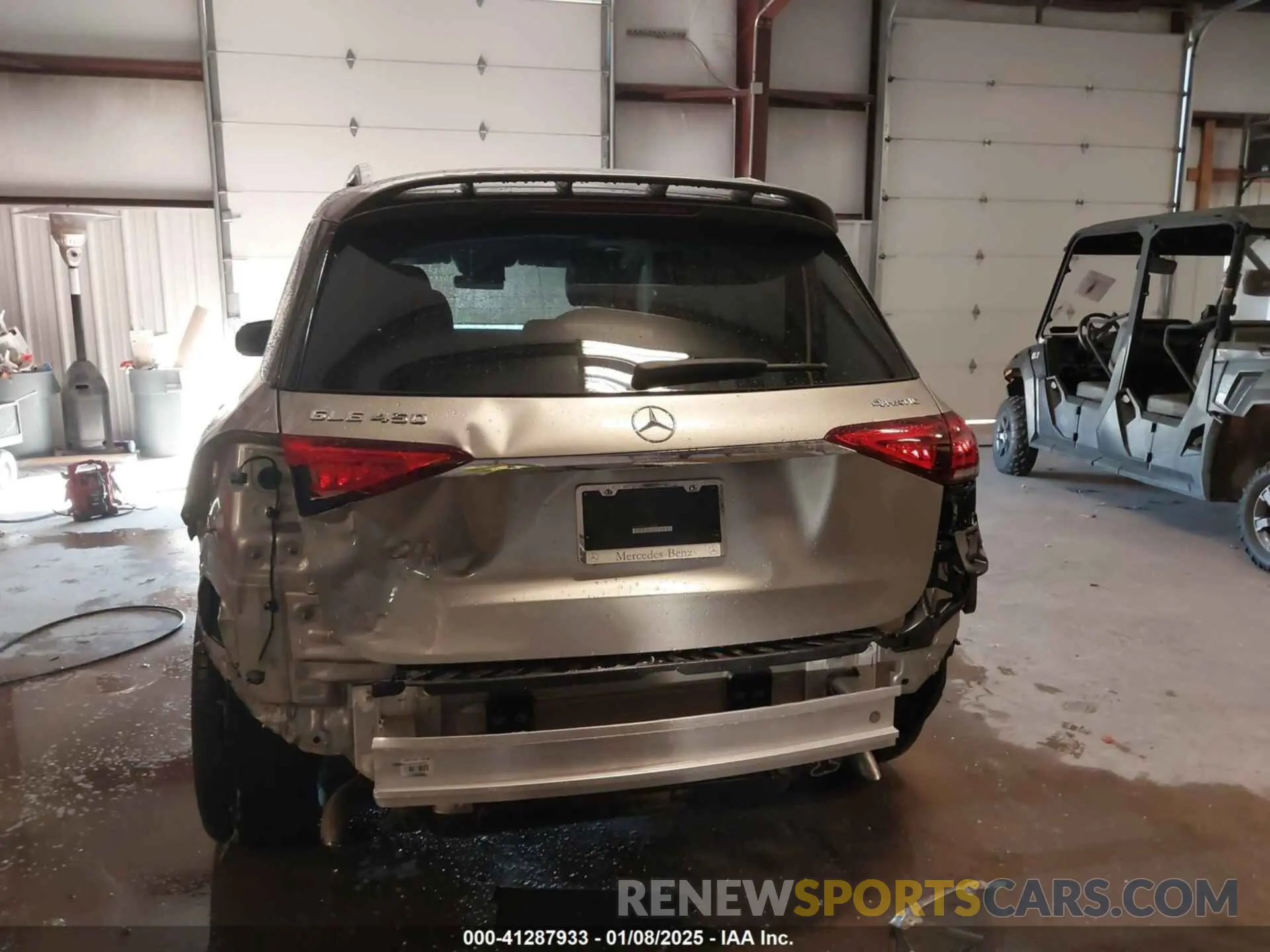 17 Photograph of a damaged car 4JGFB5KB6LA102378 MERCEDES-BENZ GLE 450 2020