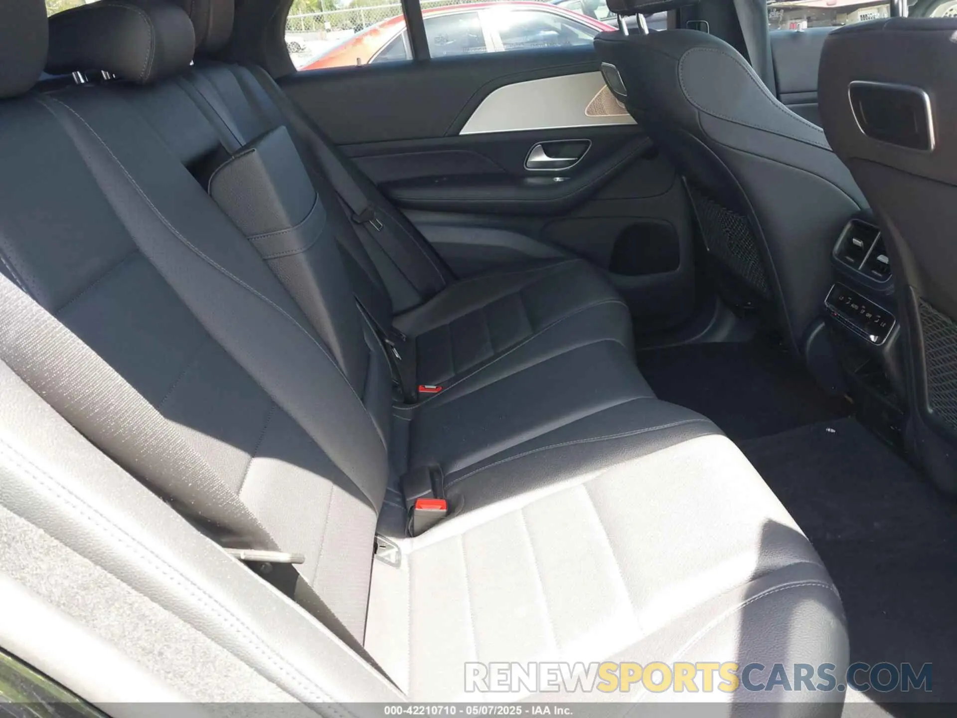 8 Photograph of a damaged car 4JGFB5KB9LA084071 MERCEDES-BENZ GLE 450 2020