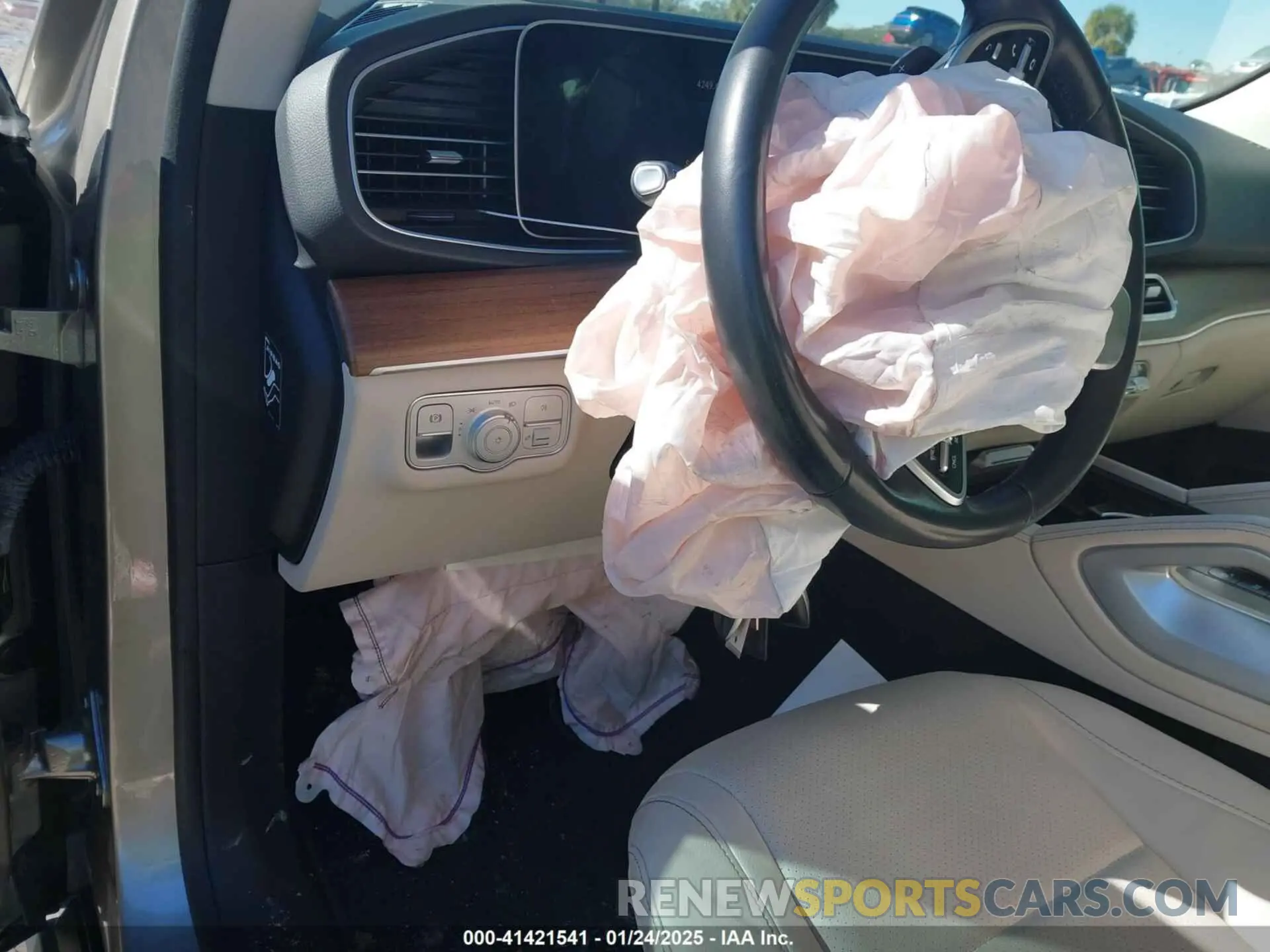 18 Photograph of a damaged car 4JGFB5KB6NA697011 MERCEDES-BENZ GLE 450 2022