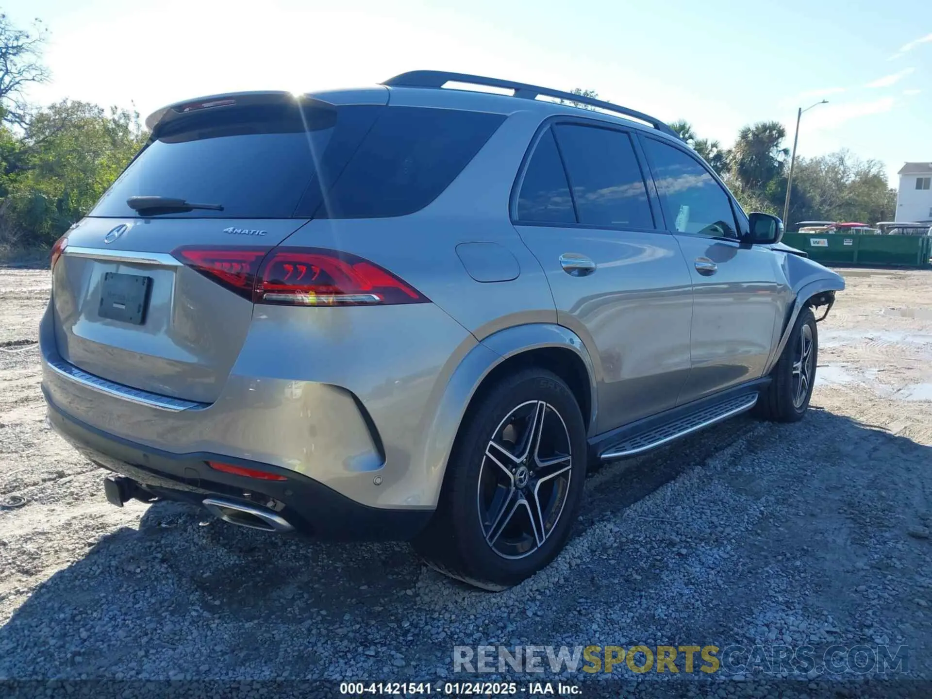 4 Photograph of a damaged car 4JGFB5KB6NA697011 MERCEDES-BENZ GLE 450 2022