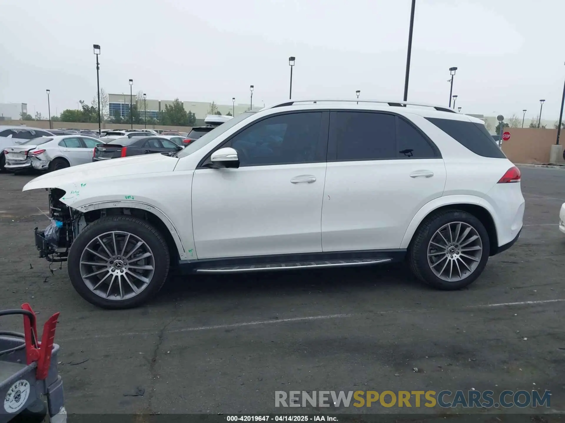 14 Photograph of a damaged car 4JGFB5KBXNA642786 MERCEDES-BENZ GLE 450 2022