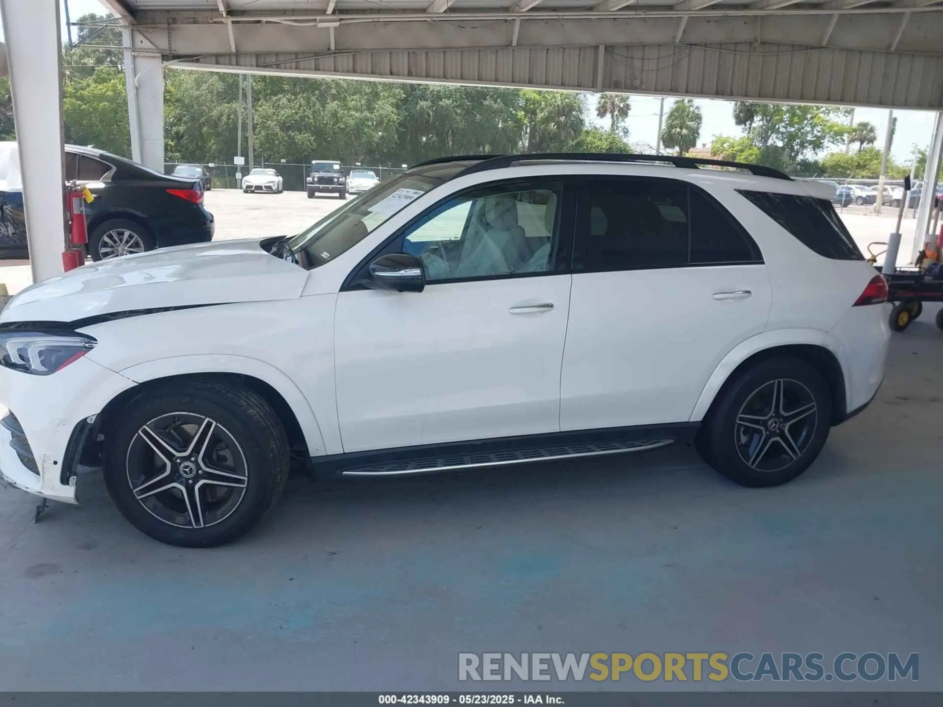 14 Photograph of a damaged car 4JGFB5KB4PA949664 MERCEDES-BENZ GLE 450 2023