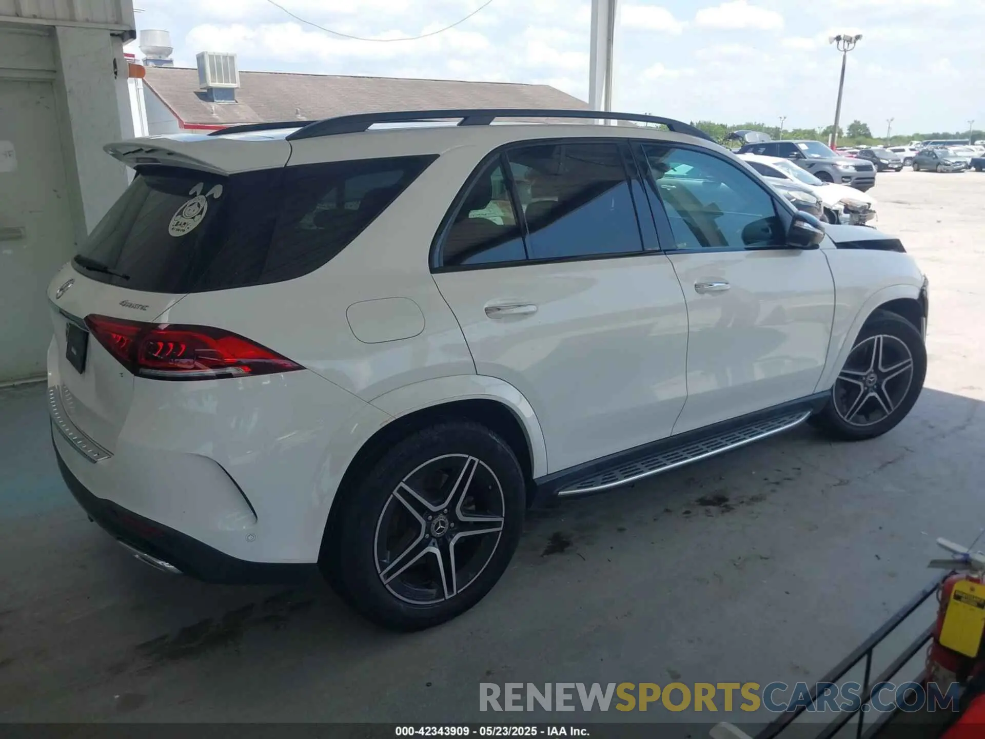 4 Photograph of a damaged car 4JGFB5KB4PA949664 MERCEDES-BENZ GLE 450 2023