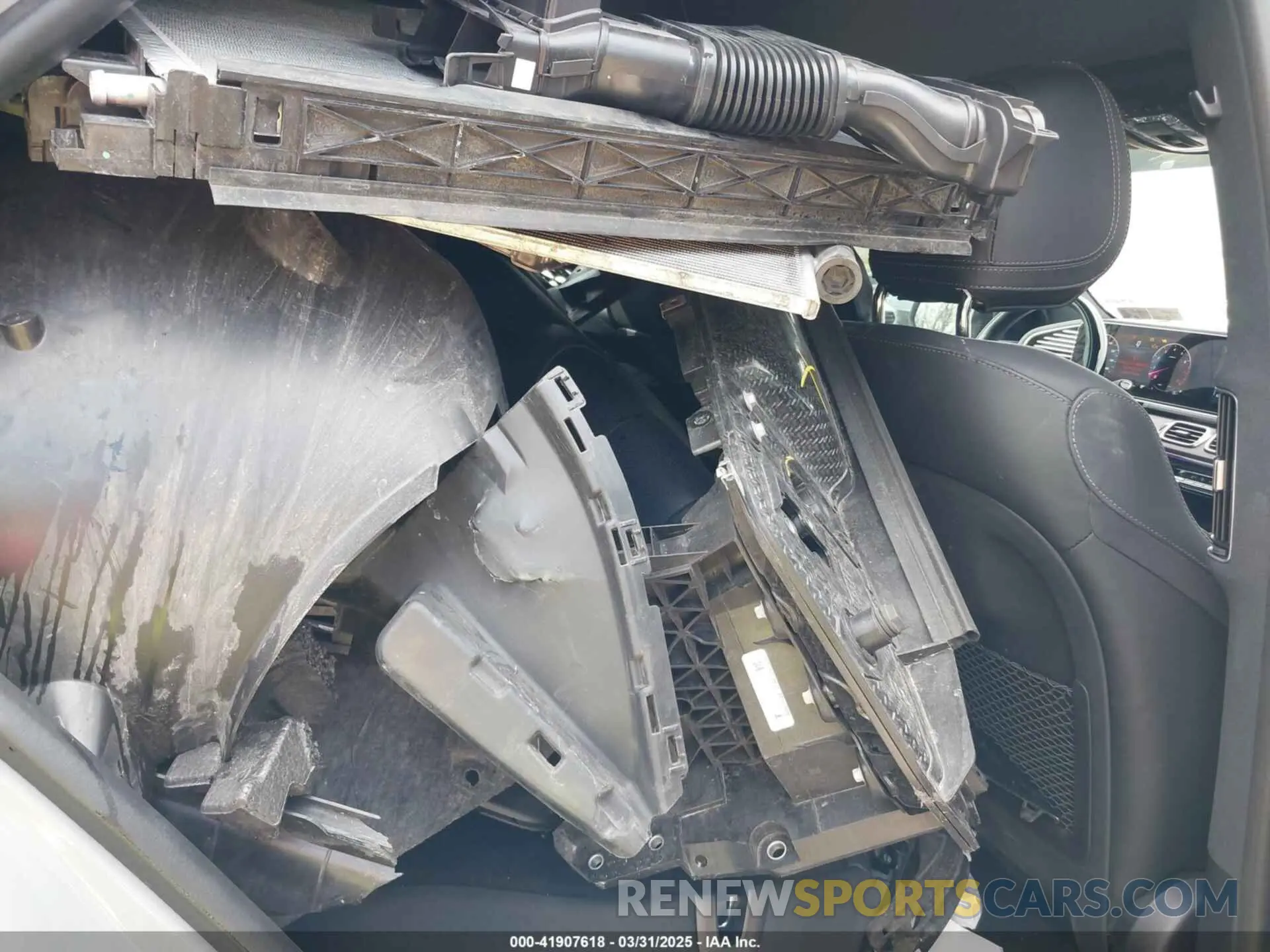 8 Photograph of a damaged car 4JGFB5KB6RA986105 MERCEDES-BENZ GLE 450 2024