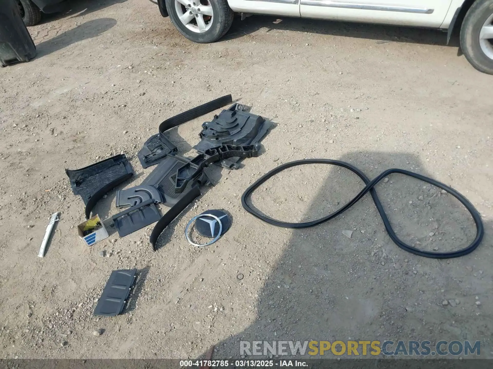 12 Photograph of a damaged car 4JGFB5KB8RB005623 MERCEDES-BENZ GLE 450 2024