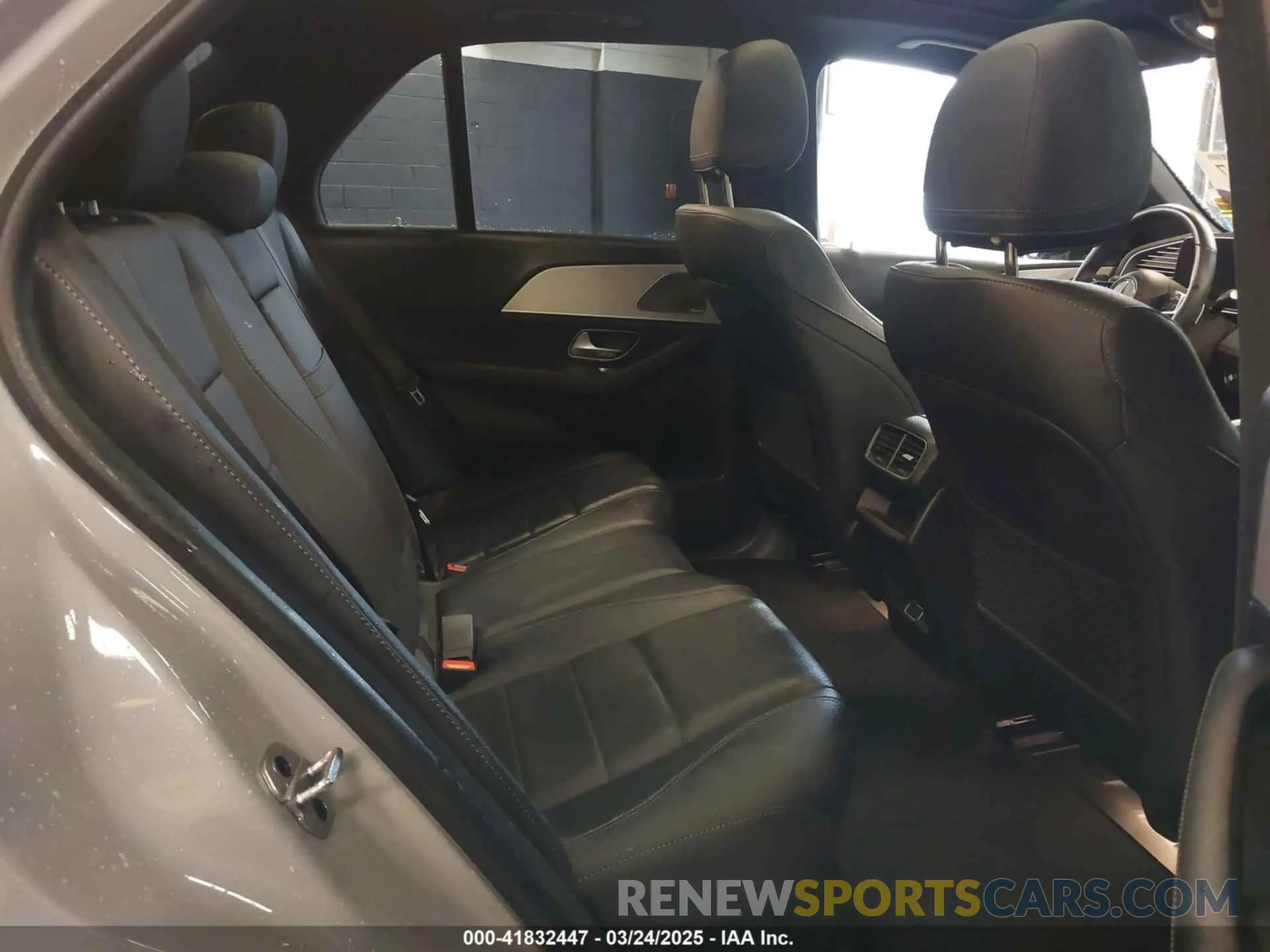 8 Photograph of a damaged car 4JGFB5KB9RB150766 MERCEDES-BENZ GLE 450 2024