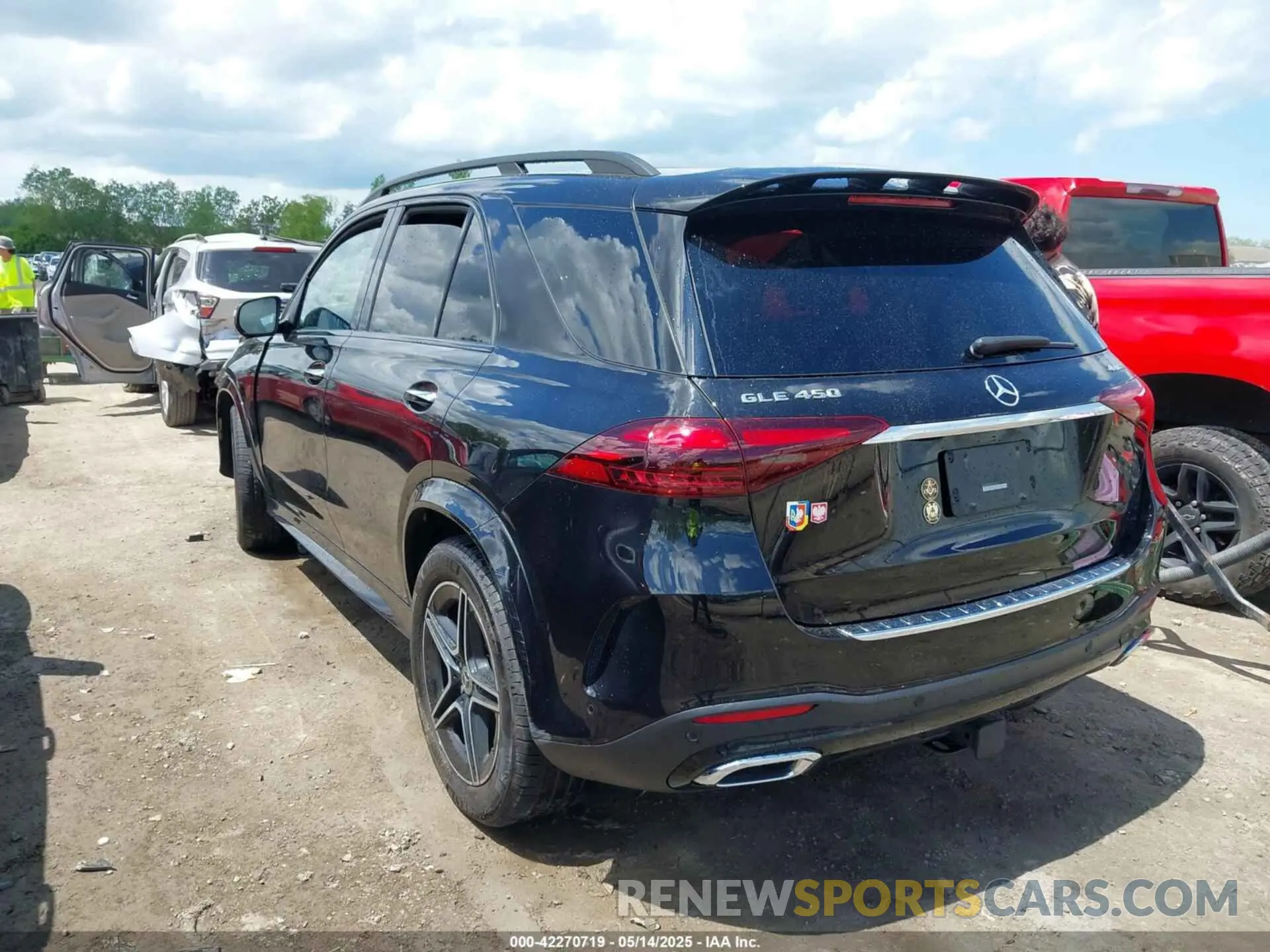3 Photograph of a damaged car 4JGFB5KBXRB177362 MERCEDES-BENZ GLE 450 2024