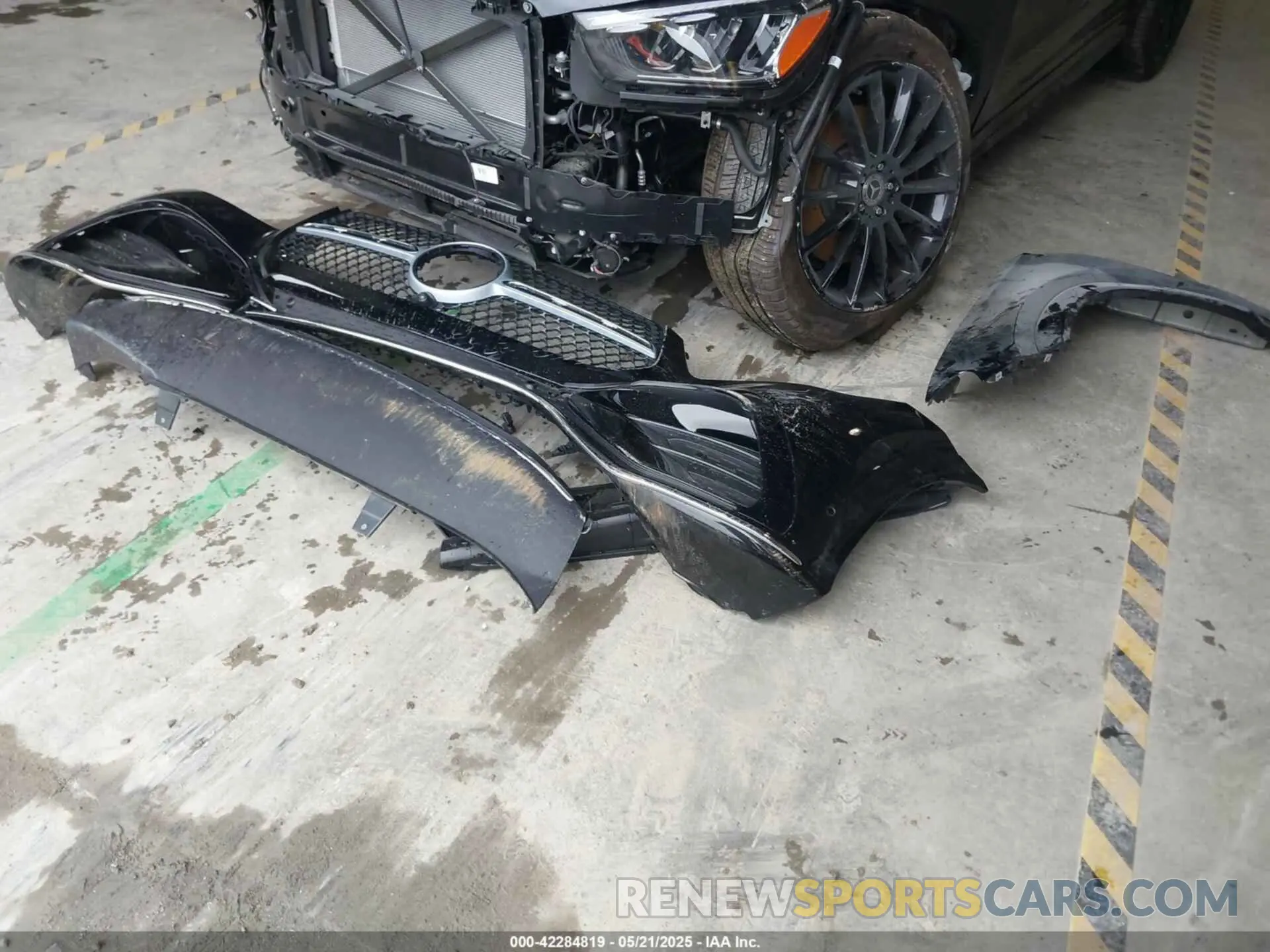 12 Photograph of a damaged car 4JGFD5KB7SB319795 MERCEDES-BENZ GLE 450 COUPE 2025