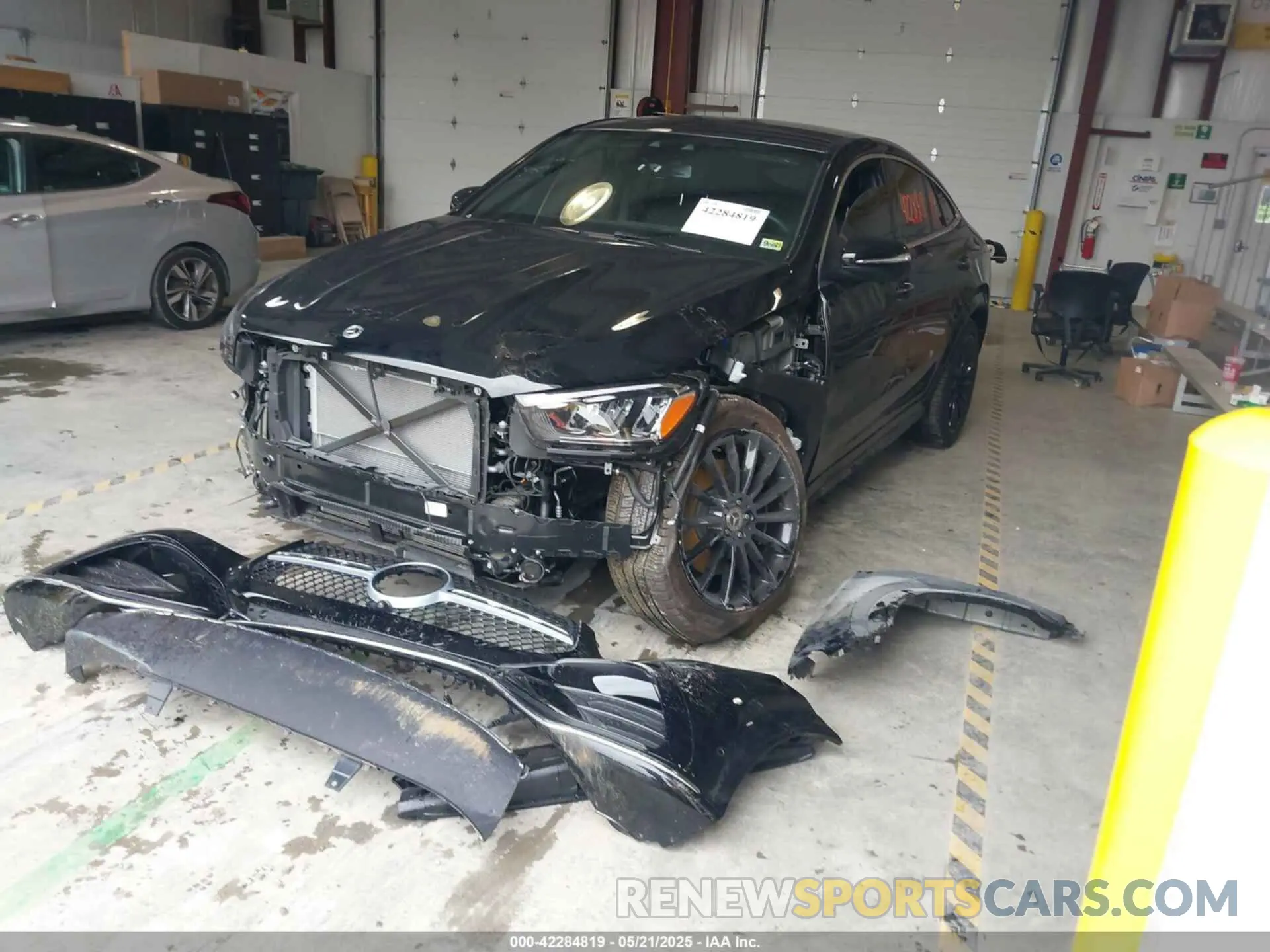 2 Photograph of a damaged car 4JGFD5KB7SB319795 MERCEDES-BENZ GLE 450 COUPE 2025
