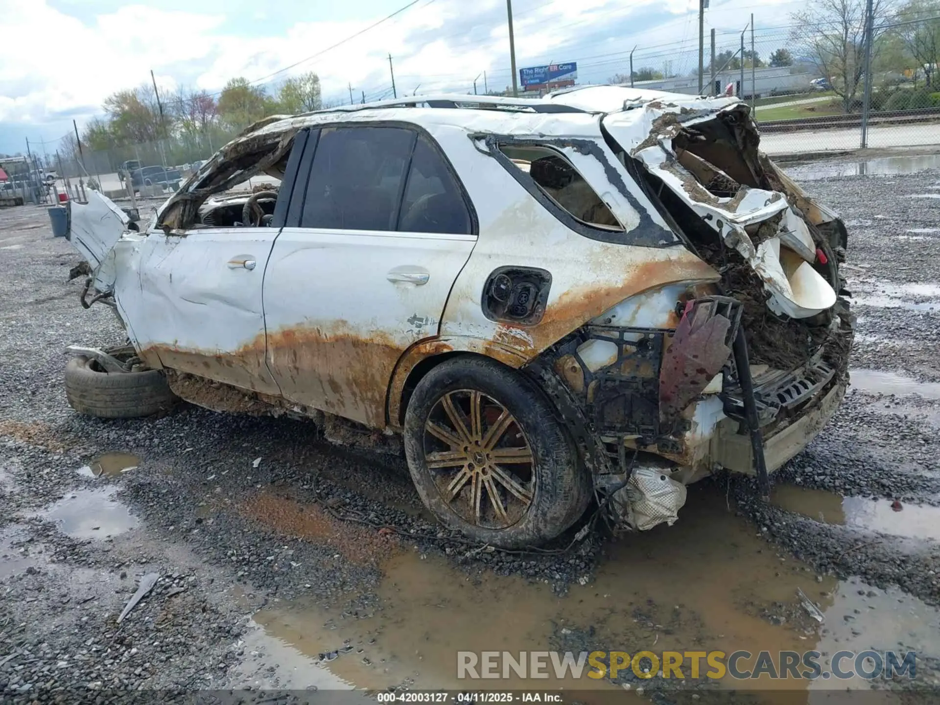 3 Photograph of a damaged car 4JGFB4GB2RB071765 MERCEDES-BENZ GLE 450 PLUG-IN HYBRID 2024