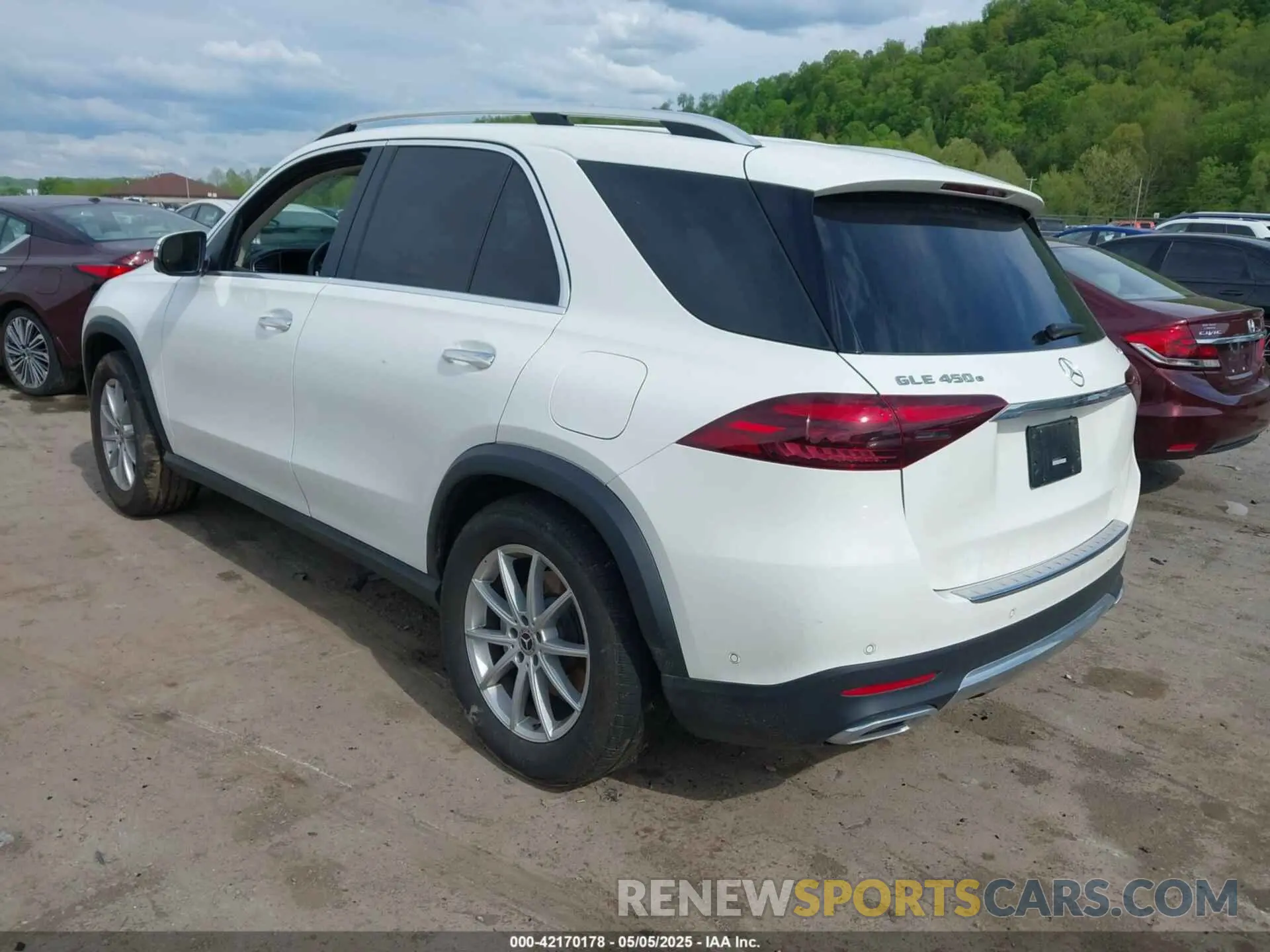 3 Photograph of a damaged car 4JGFB4GB8RB069521 MERCEDES-BENZ GLE 450 PLUG-IN HYBRID 2024