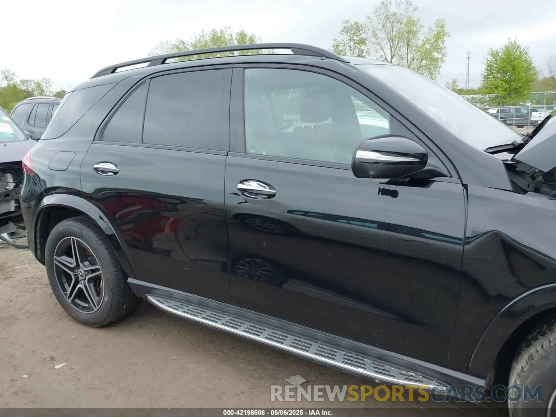14 Photograph of a damaged car 4JGFB4GB4SB350463 MERCEDES-BENZ GLE 450E 2025