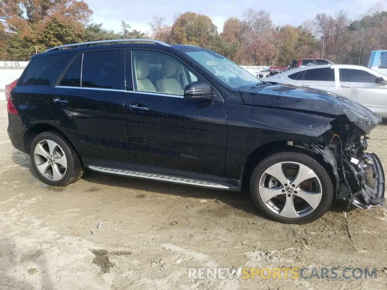 4 Photograph of a damaged car 4JGDA5GB1KB206580 MERCEDES-BENZ GLE-CLASS 2019