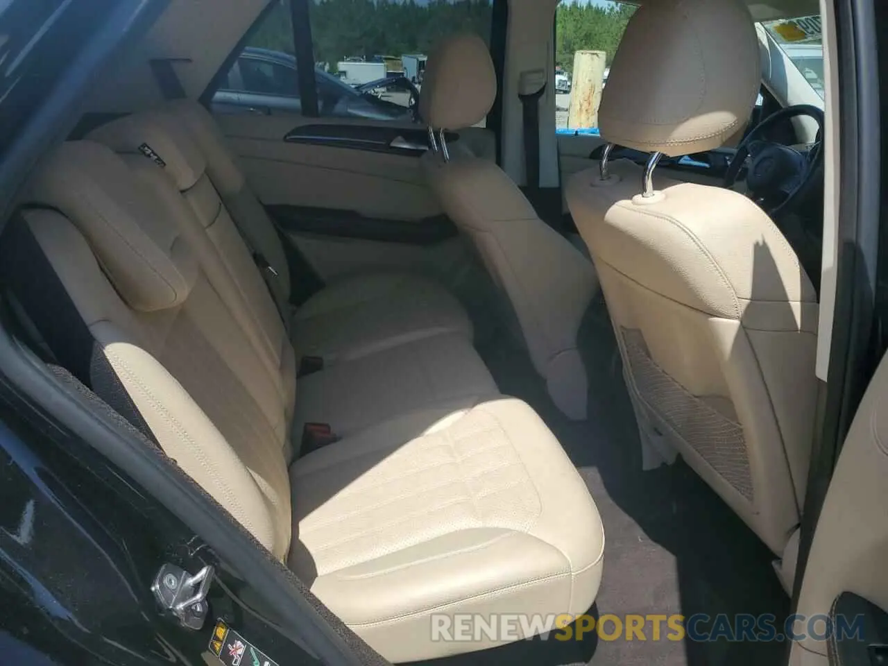 10 Photograph of a damaged car 4JGDA5GB2KB208760 MERCEDES-BENZ GLE-CLASS 2019