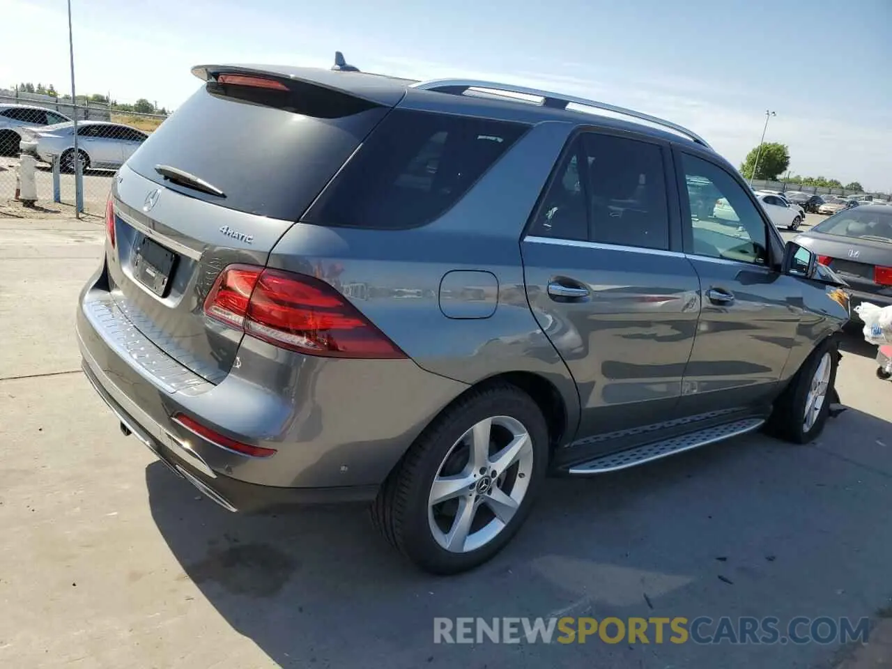 3 Photograph of a damaged car 4JGDA5GBXKB206769 MERCEDES-BENZ GLE-CLASS 2019