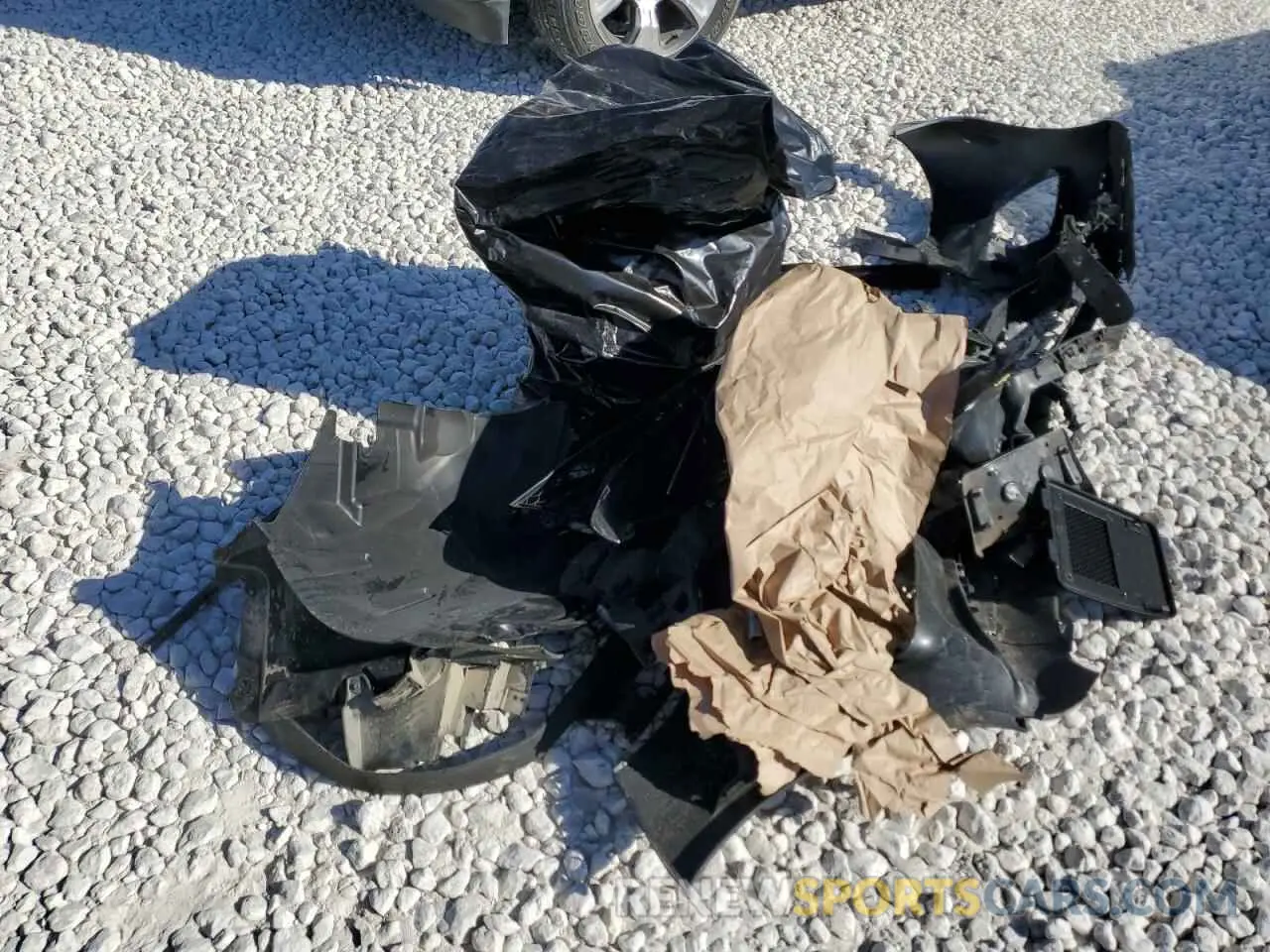 13 Photograph of a damaged car 4JGDA6EB3KB212518 MERCEDES-BENZ GLE-CLASS 2019