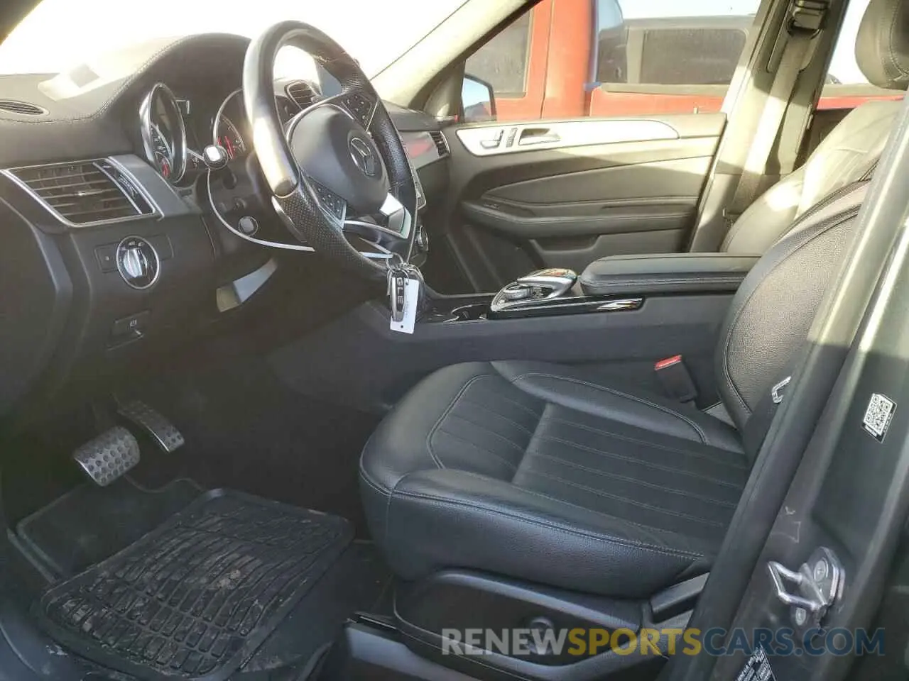 7 Photograph of a damaged car 4JGDA6EB4KB187869 MERCEDES-BENZ GLE-CLASS 2019