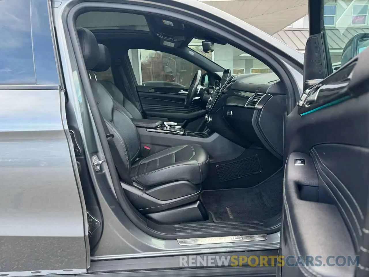 5 Photograph of a damaged car 4JGED6EB2KA145119 MERCEDES-BENZ GLE-CLASS 2019