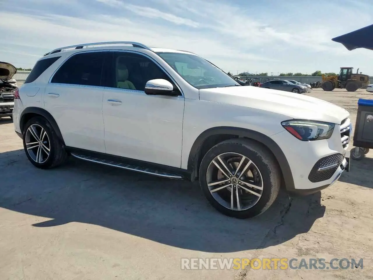 4 Photograph of a damaged car 4JGFB4JB1LA275494 MERCEDES-BENZ GLE-CLASS 2020