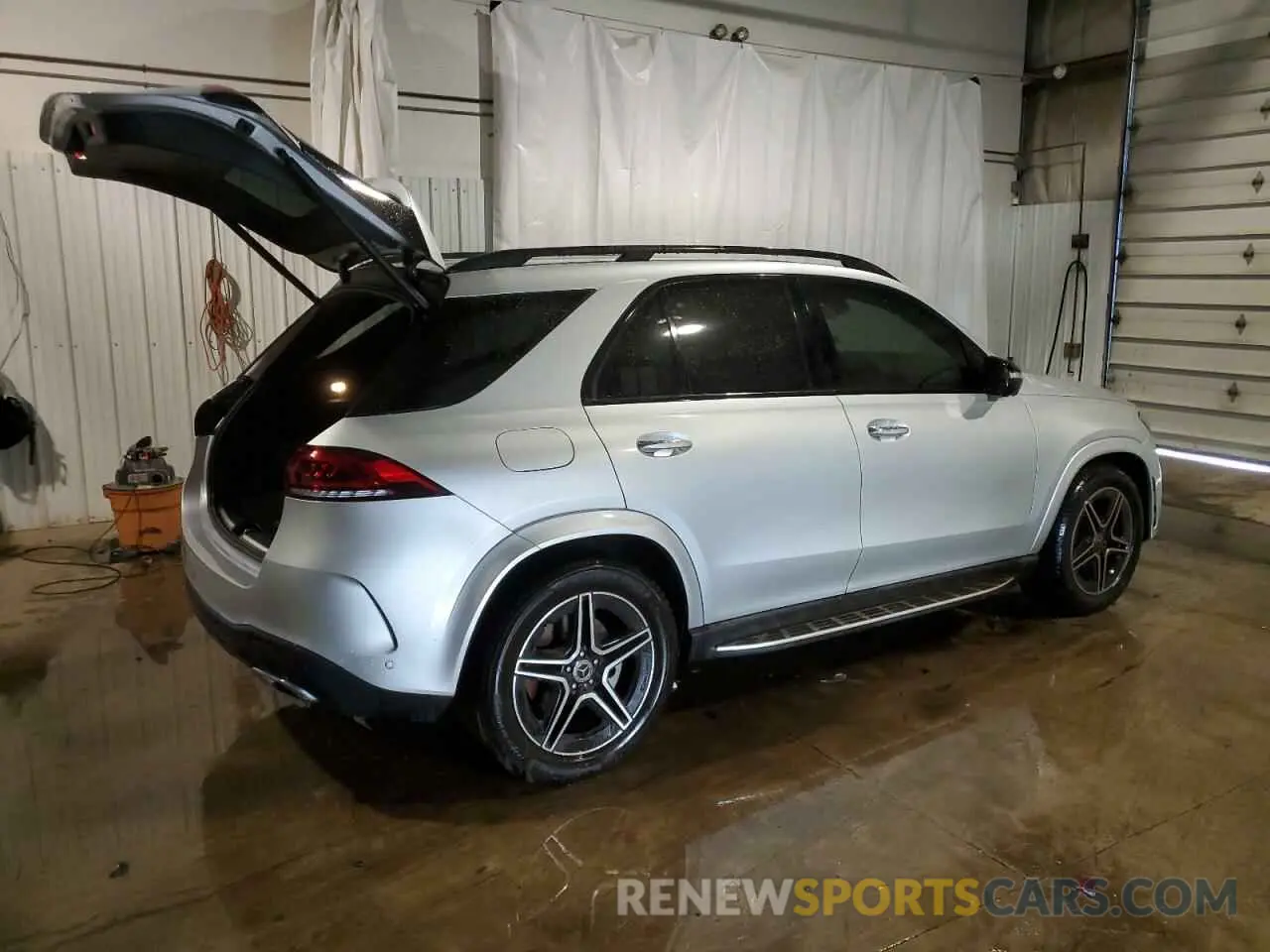 3 Photograph of a damaged car 4JGFB4JB2LA251849 MERCEDES-BENZ GLE-CLASS 2020