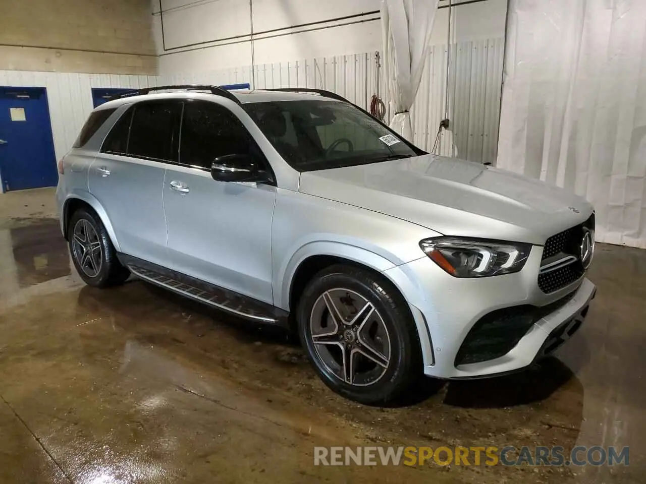 4 Photograph of a damaged car 4JGFB4JB2LA251849 MERCEDES-BENZ GLE-CLASS 2020