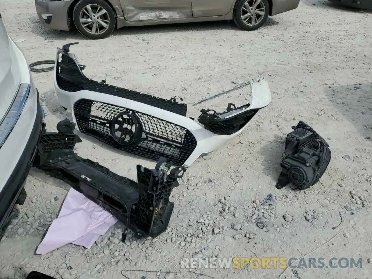 12 Photograph of a damaged car 4JGFB4JB3LA179690 MERCEDES-BENZ GLE-CLASS 2020