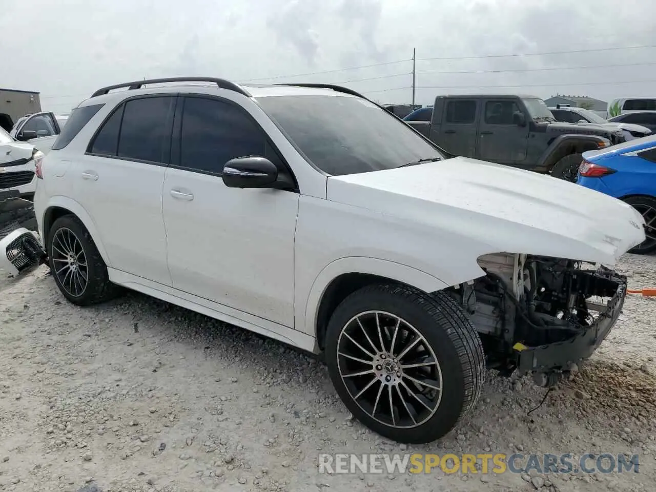 4 Photograph of a damaged car 4JGFB4JB3LA179690 MERCEDES-BENZ GLE-CLASS 2020