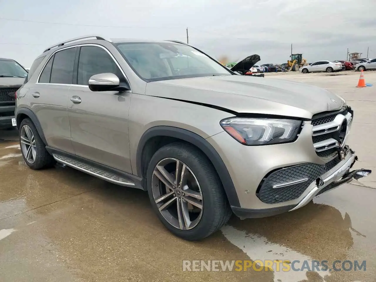 4 Photograph of a damaged car 4JGFB4JB3LA235501 MERCEDES-BENZ GLE-CLASS 2020