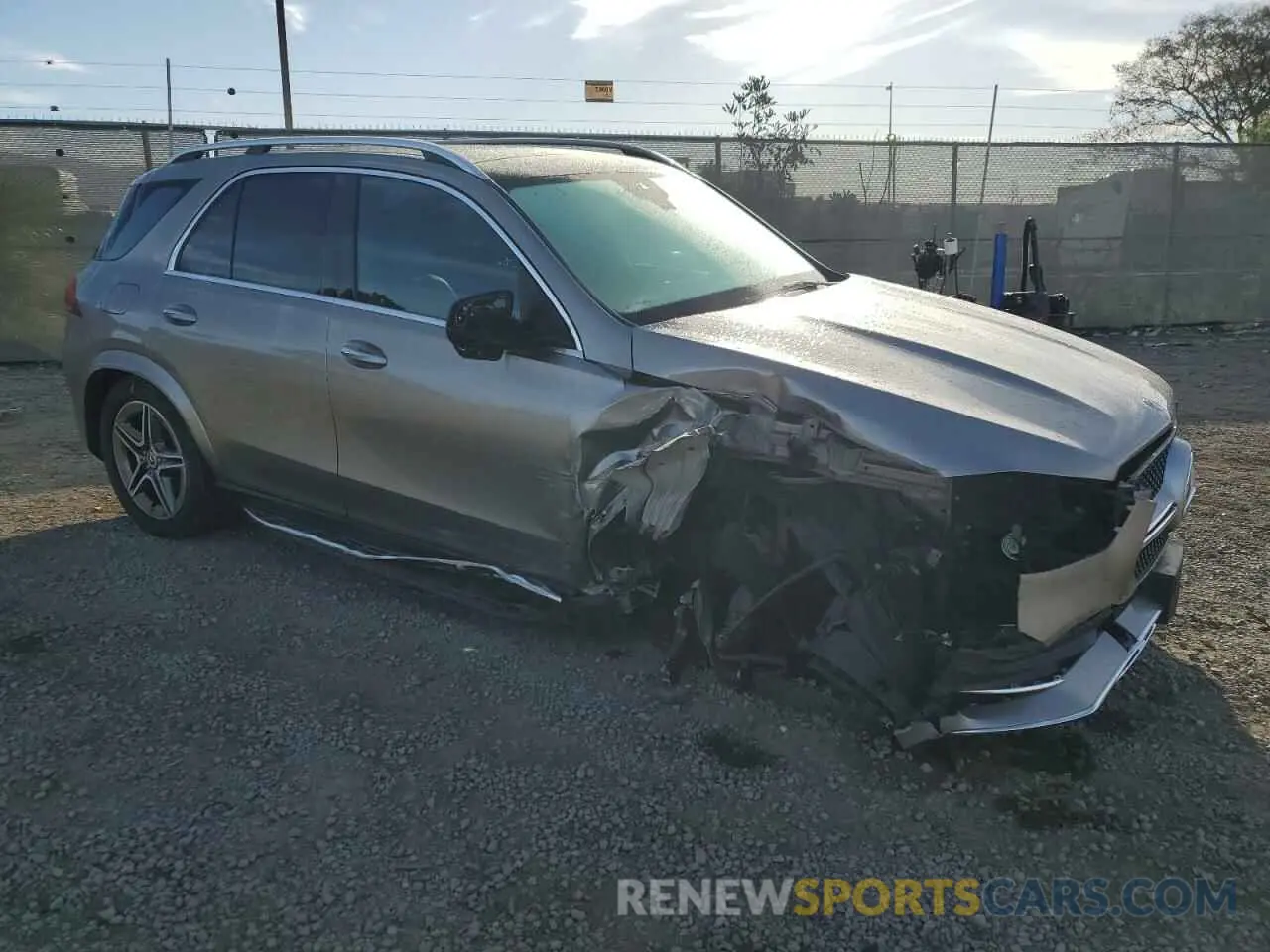 4 Photograph of a damaged car 4JGFB4JB5LA238996 MERCEDES-BENZ GLE-CLASS 2020