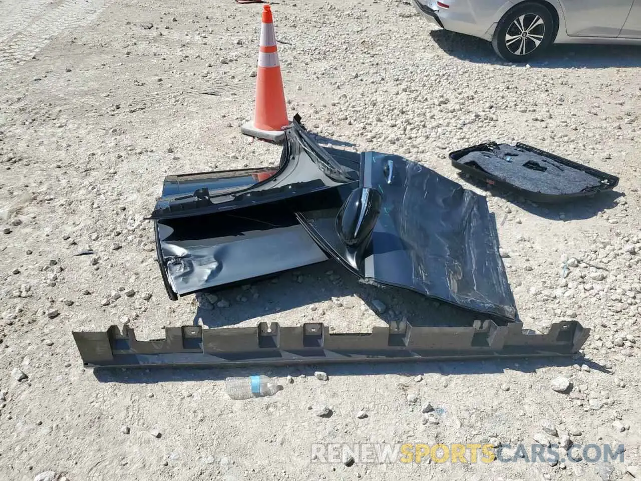 12 Photograph of a damaged car 4JGFB4JB6LA200998 MERCEDES-BENZ GLE-CLASS 2020