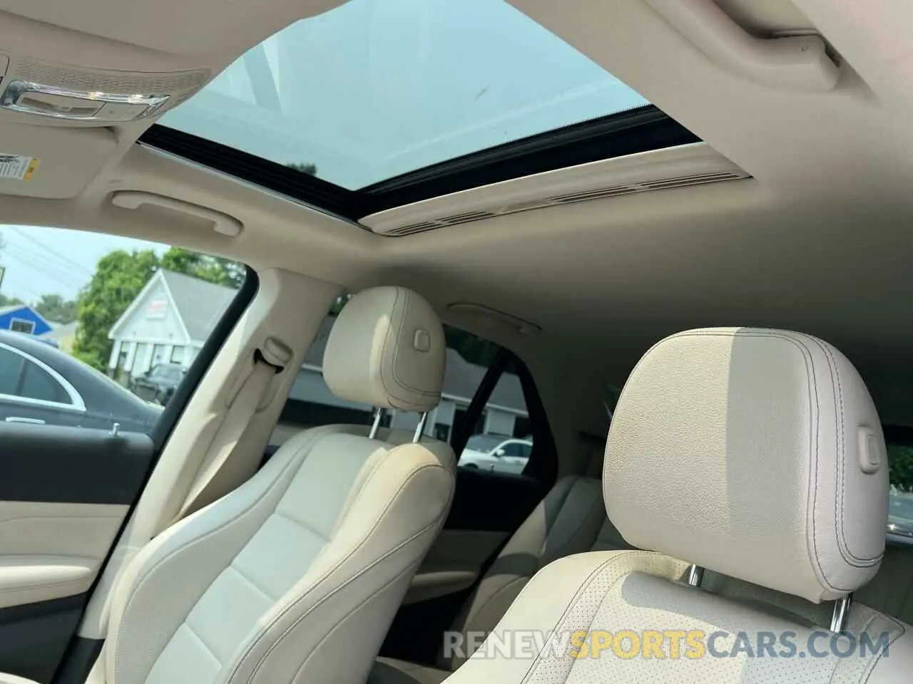 9 Photograph of a damaged car 4JGFB4JB8LA110221 MERCEDES-BENZ GLE-CLASS 2020
