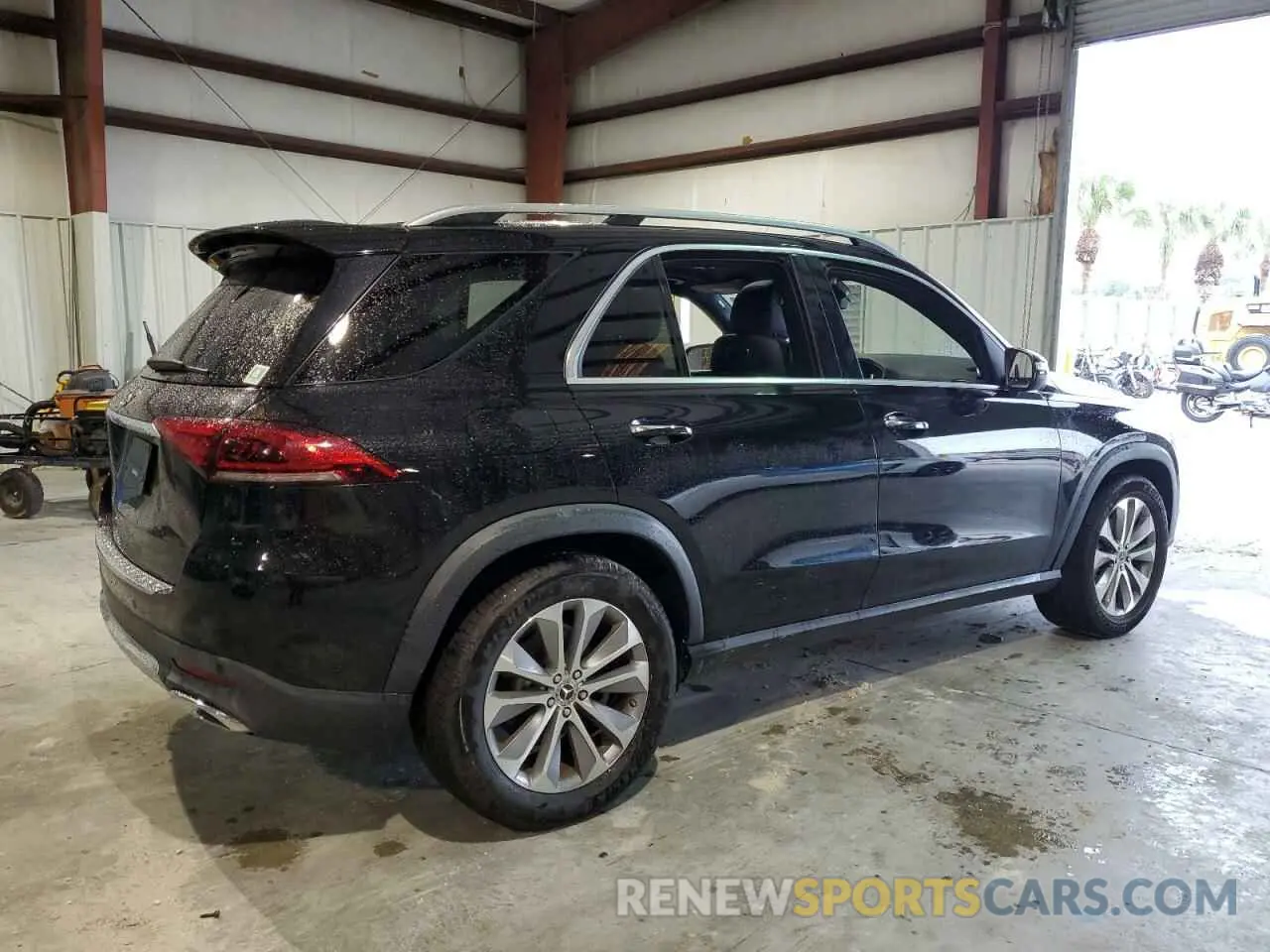 3 Photograph of a damaged car 4JGFB4JBXLA152650 MERCEDES-BENZ GLE-CLASS 2020