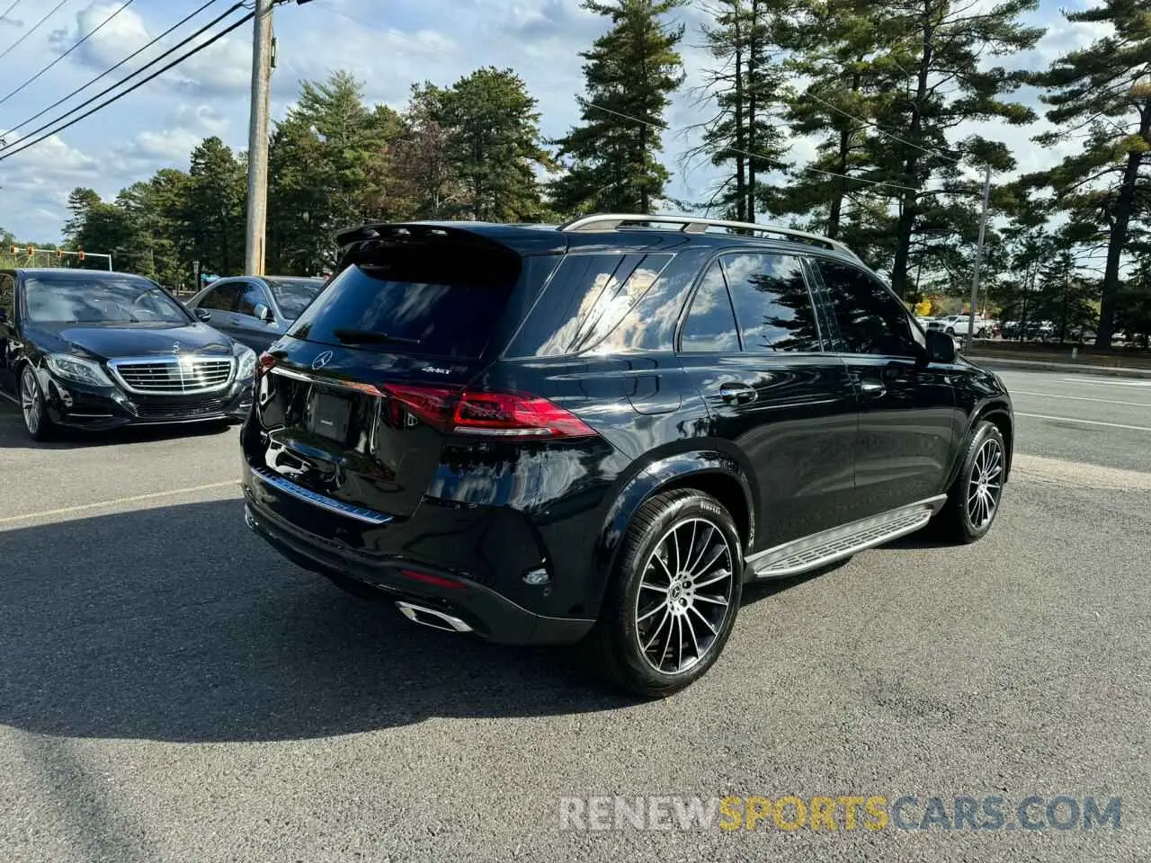 3 Photograph of a damaged car 4JGFB4JBXLA207162 MERCEDES-BENZ GLE-CLASS 2020