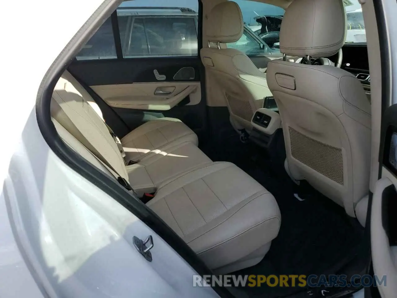 11 Photograph of a damaged car 4JGFB4JBXLA235043 MERCEDES-BENZ GLE-CLASS 2020