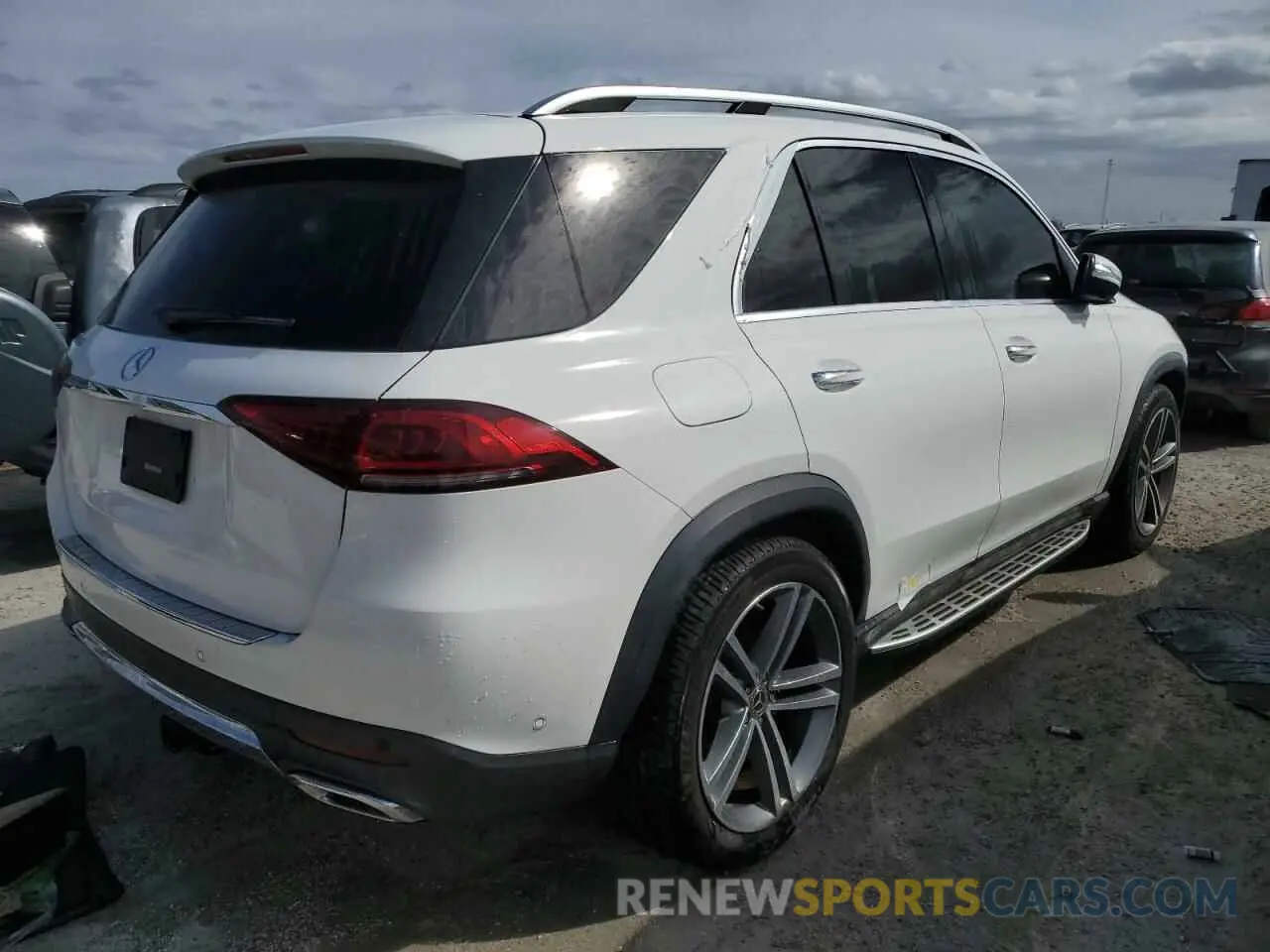 3 Photograph of a damaged car 4JGFB4JBXLA235043 MERCEDES-BENZ GLE-CLASS 2020