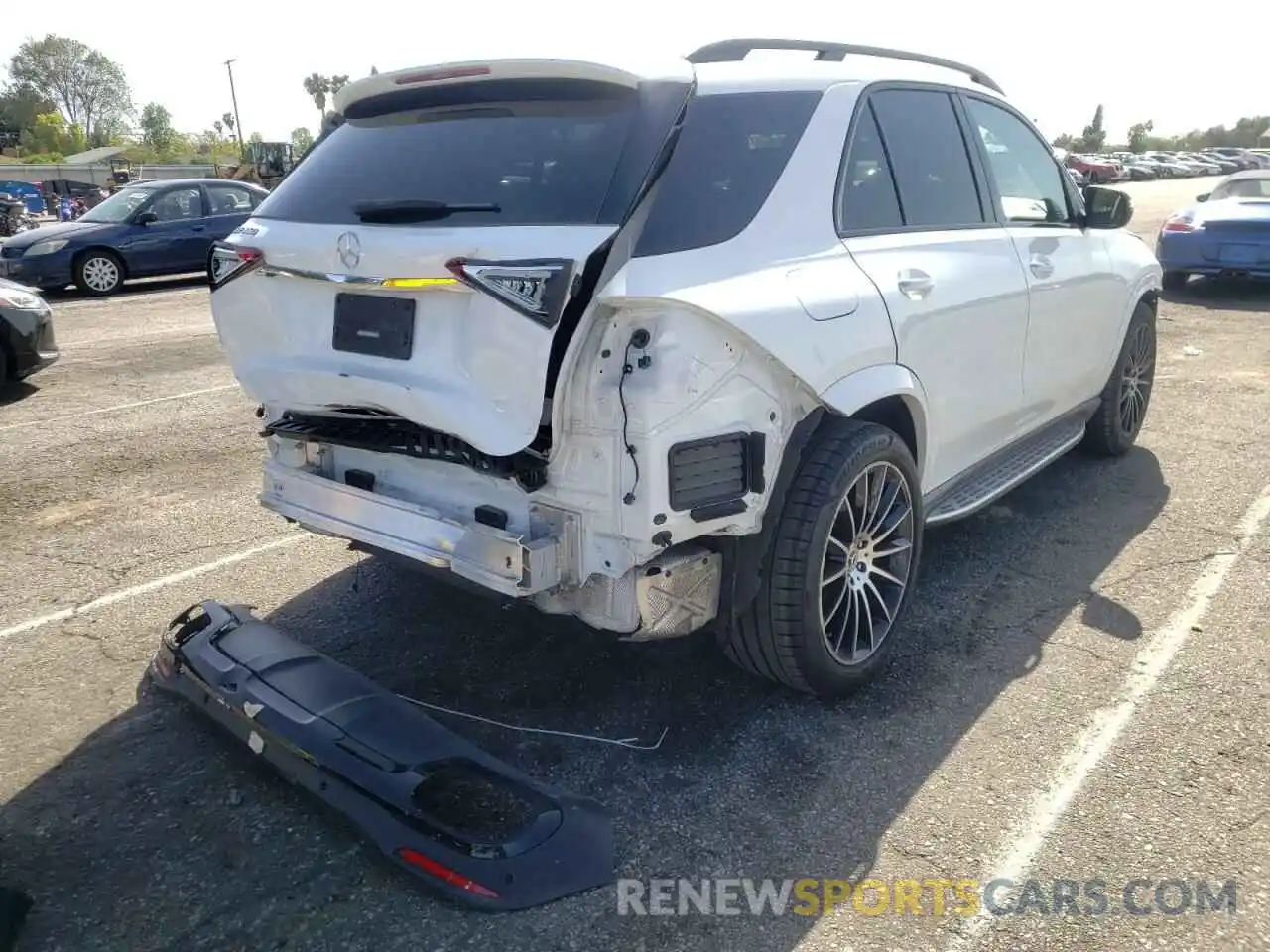 4 Photograph of a damaged car 4JGFB4JE0LA102608 MERCEDES-BENZ GLE-CLASS 2020