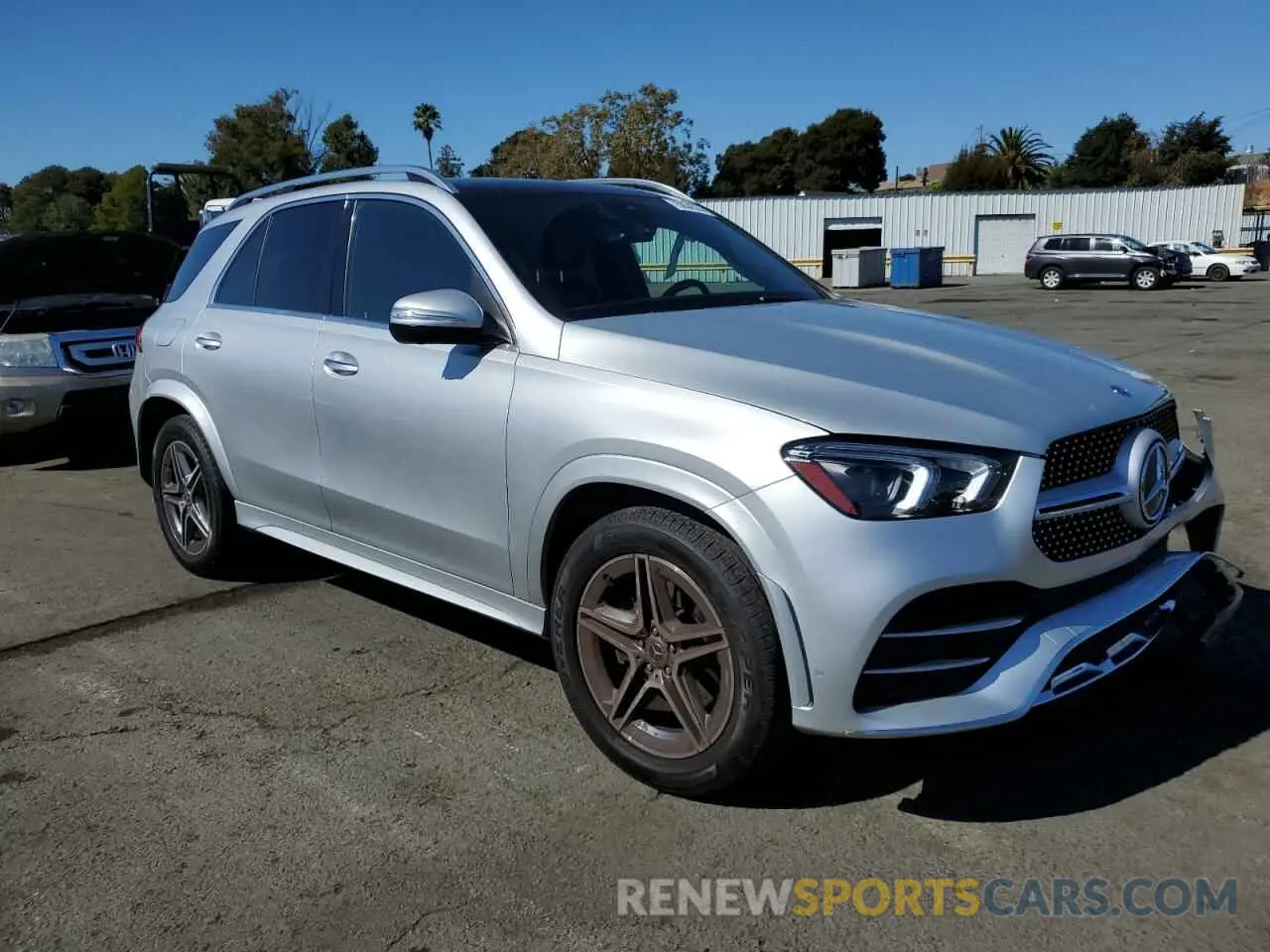 4 Photograph of a damaged car 4JGFB4JE1LA218495 MERCEDES-BENZ GLE-CLASS 2020