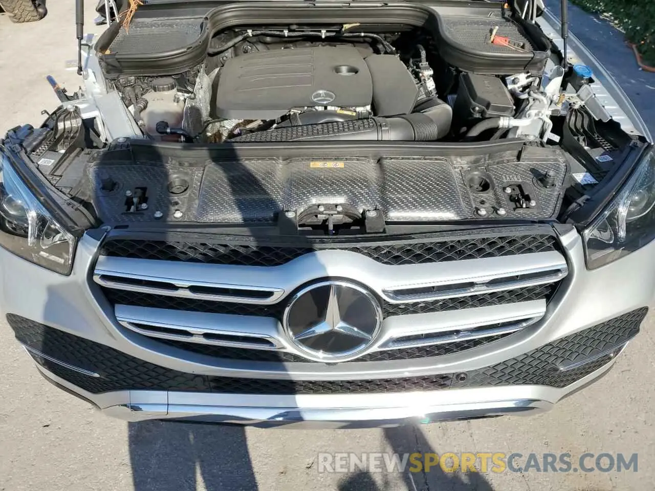 12 Photograph of a damaged car 4JGFB4JE3LA209104 MERCEDES-BENZ GLE-CLASS 2020