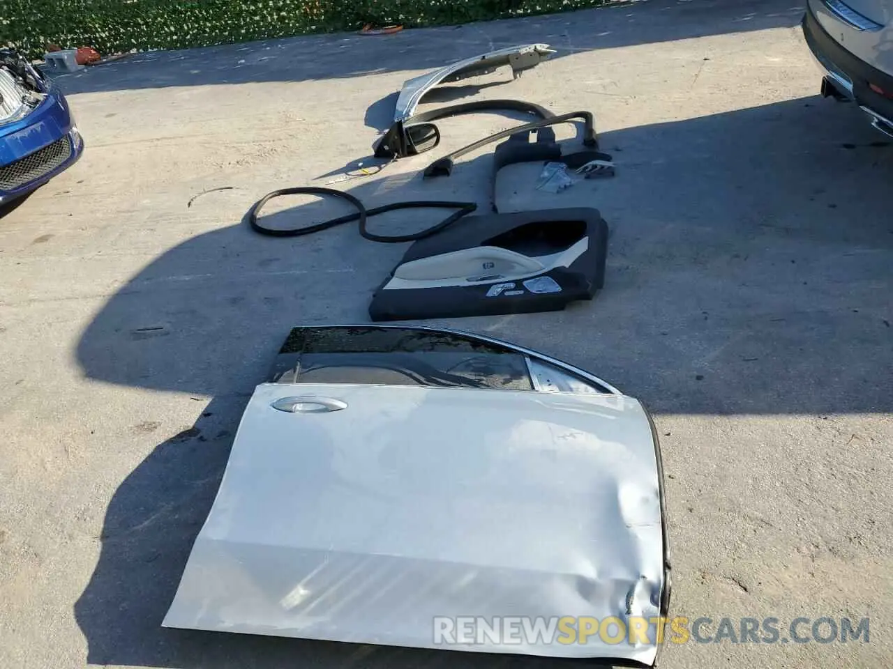 13 Photograph of a damaged car 4JGFB4JE3LA209104 MERCEDES-BENZ GLE-CLASS 2020